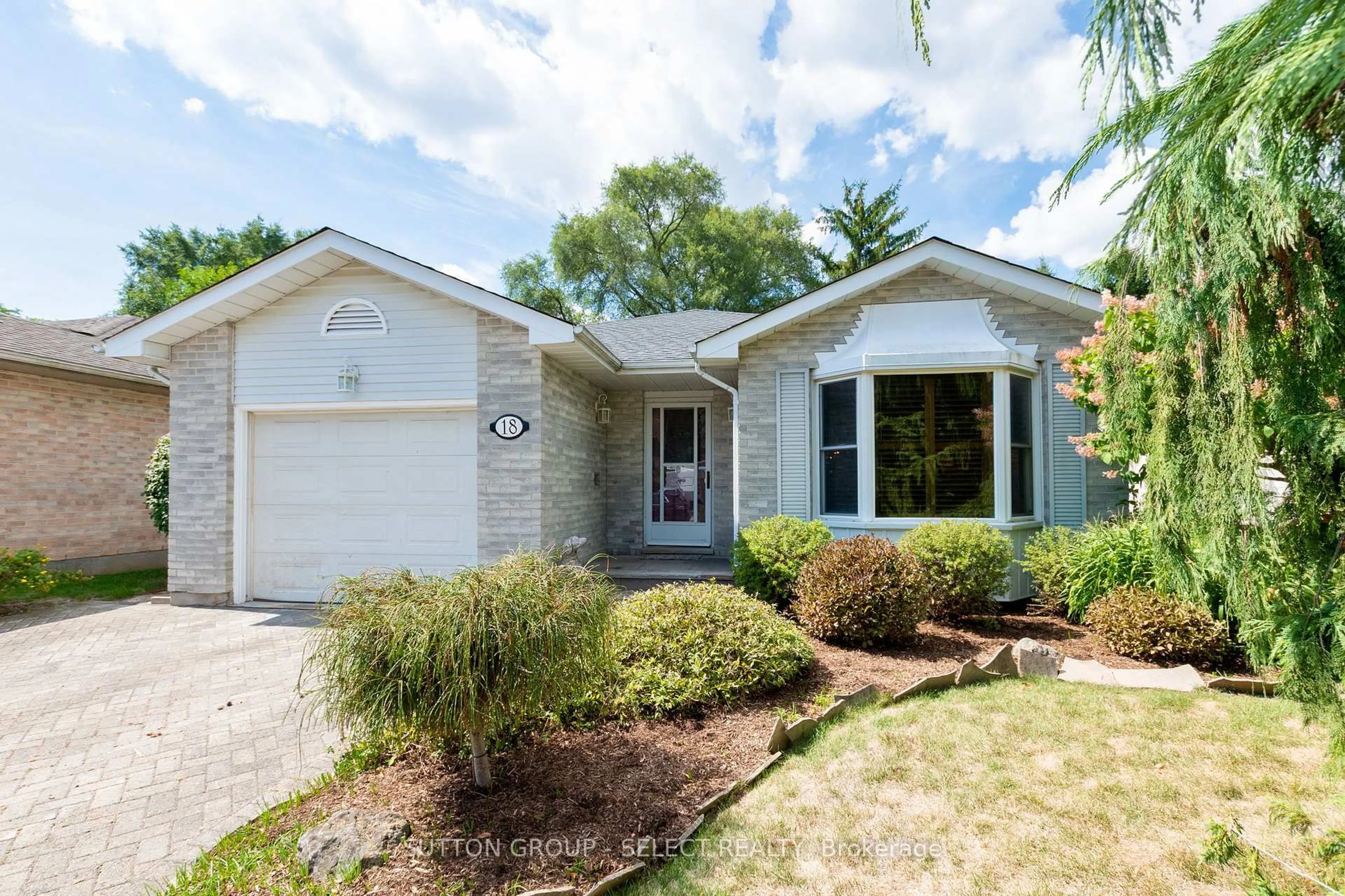 Home with vinyl exterior material, street for 18 Benedict Crt, London East Ontario N5Y 5H6