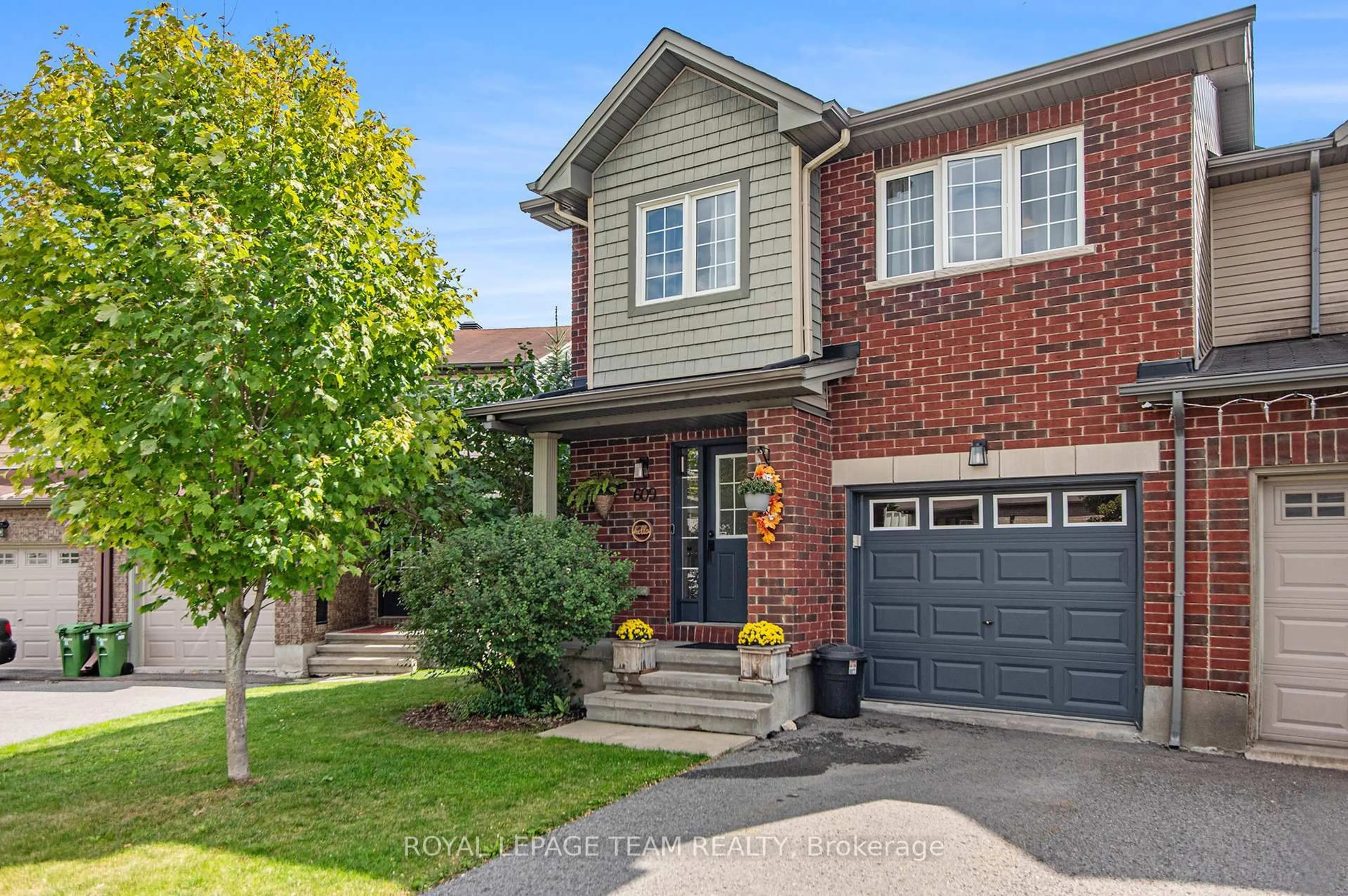 Home with brick exterior material, street for 609 Gazebo St, Ottawa Ontario K4M 0B5