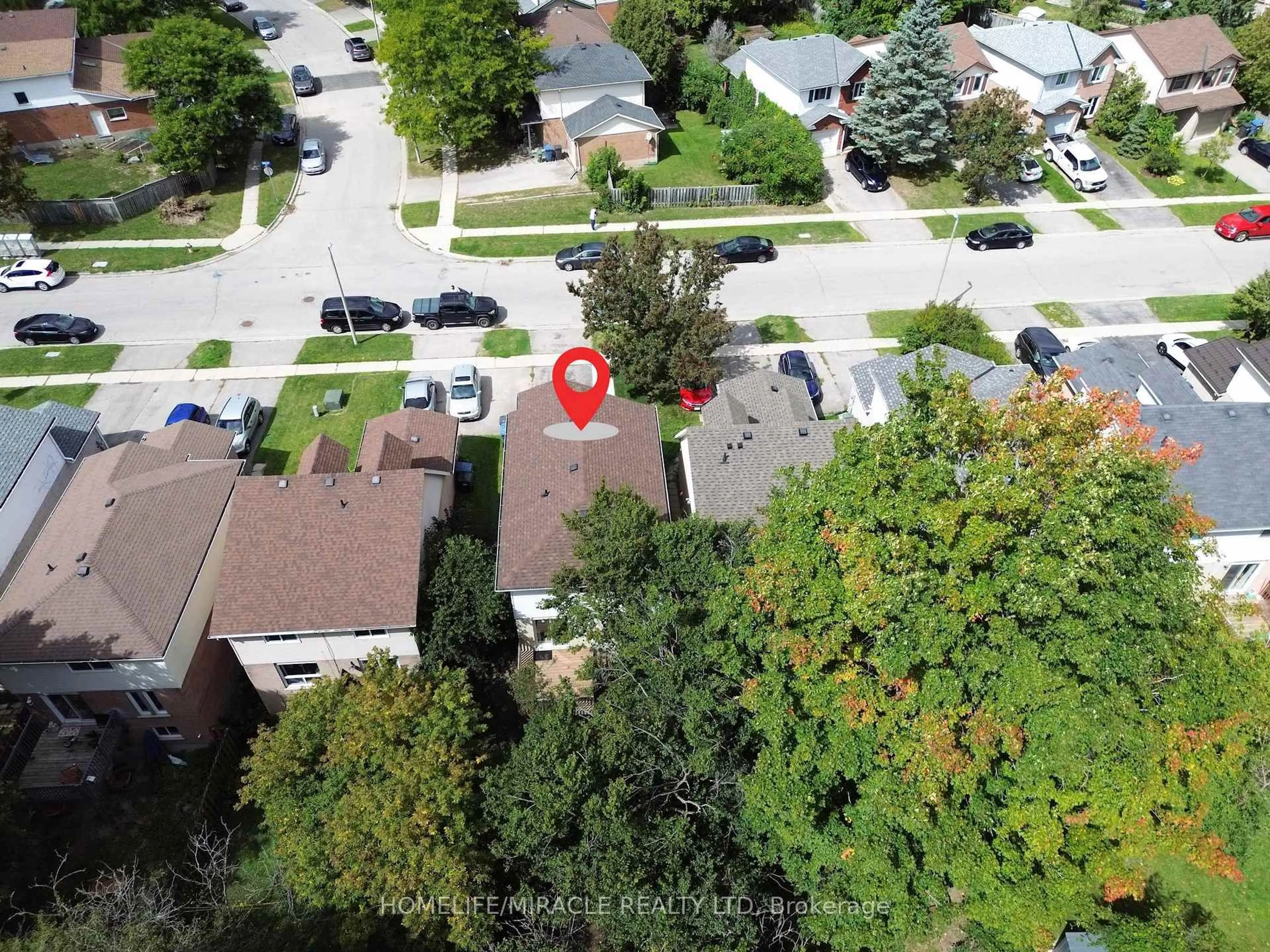 A pic from outside/outdoor area/front of a property/back of a property/a pic from drone, street for 71 Koch Dr, Guelph Ontario N1G 4H5