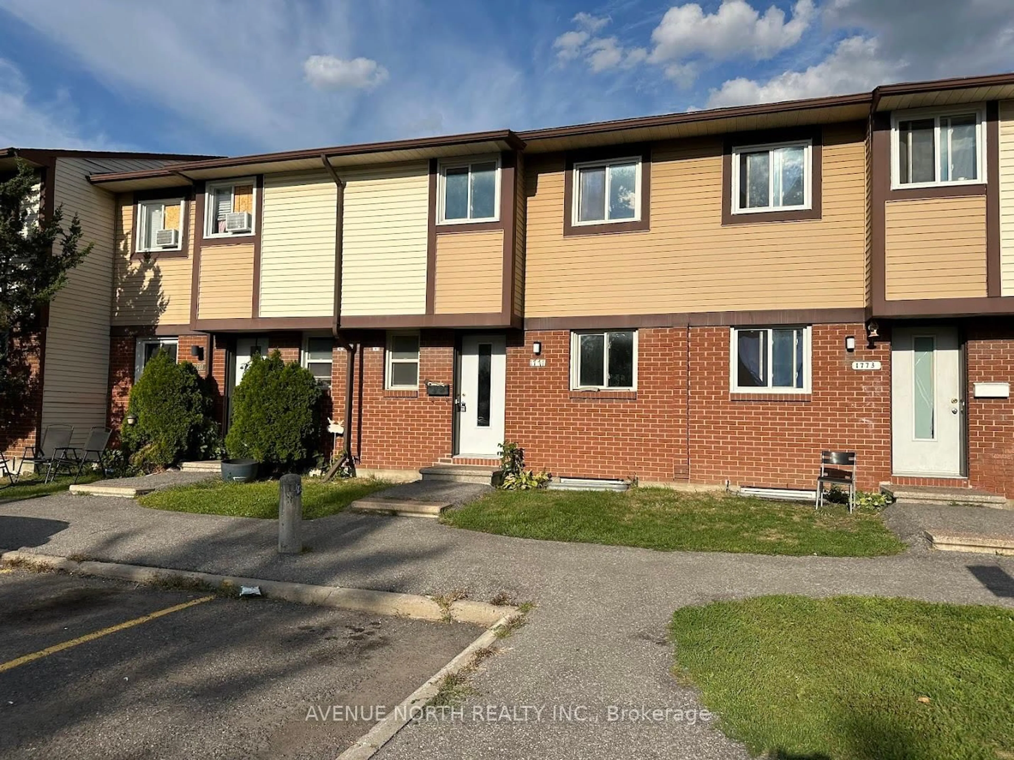 A pic from outside/outdoor area/front of a property/back of a property/a pic from drone, street for 1771 Dondale St #60, Ottawa Ontario K1B 5H7