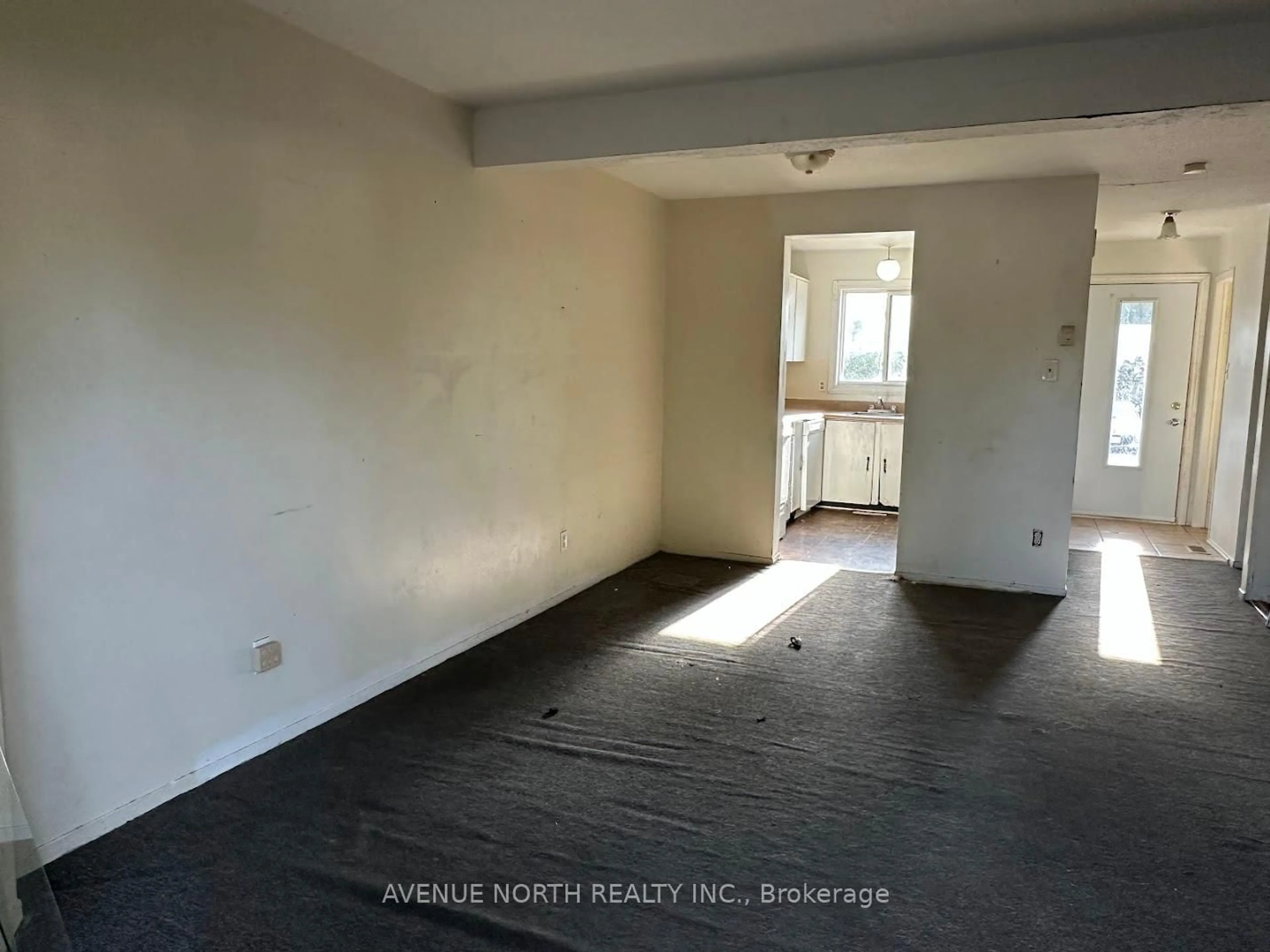 A pic of a room for 1771 Dondale St #60, Ottawa Ontario K1B 5H7