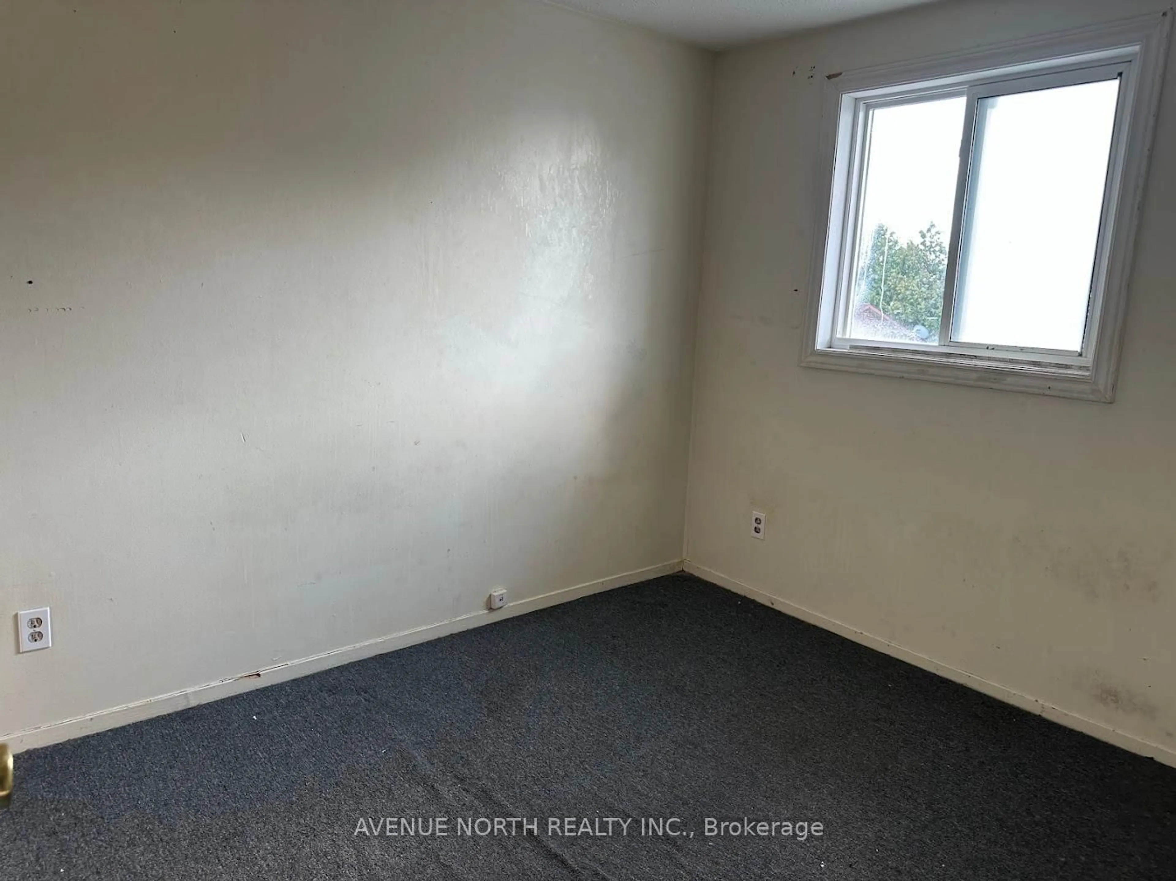 A pic of a room for 1771 Dondale St #60, Ottawa Ontario K1B 5H7