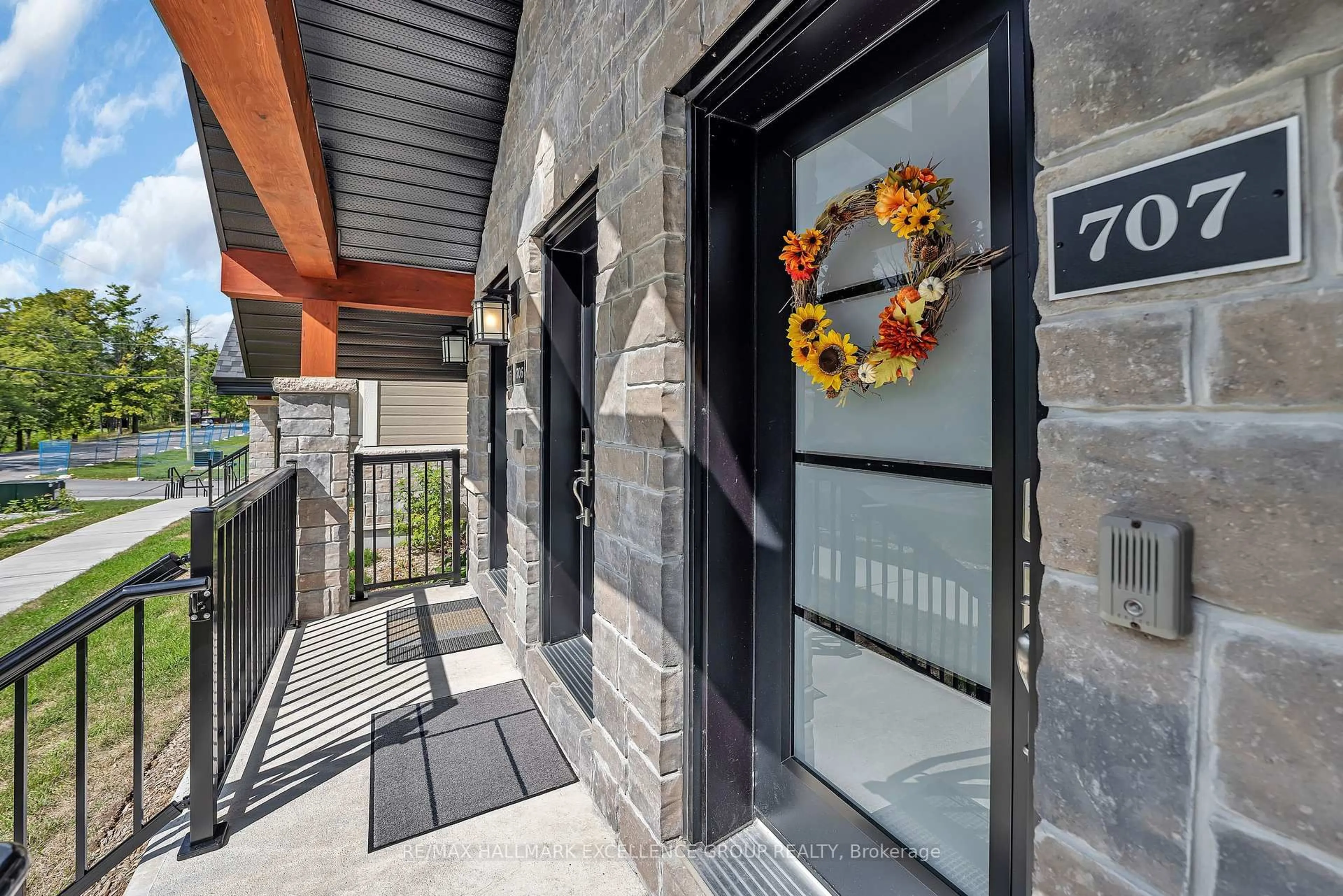 Indoor entryway for 360 Montee Outaouais Rd #707, Clarence-Rockland Ontario K4K 0N3