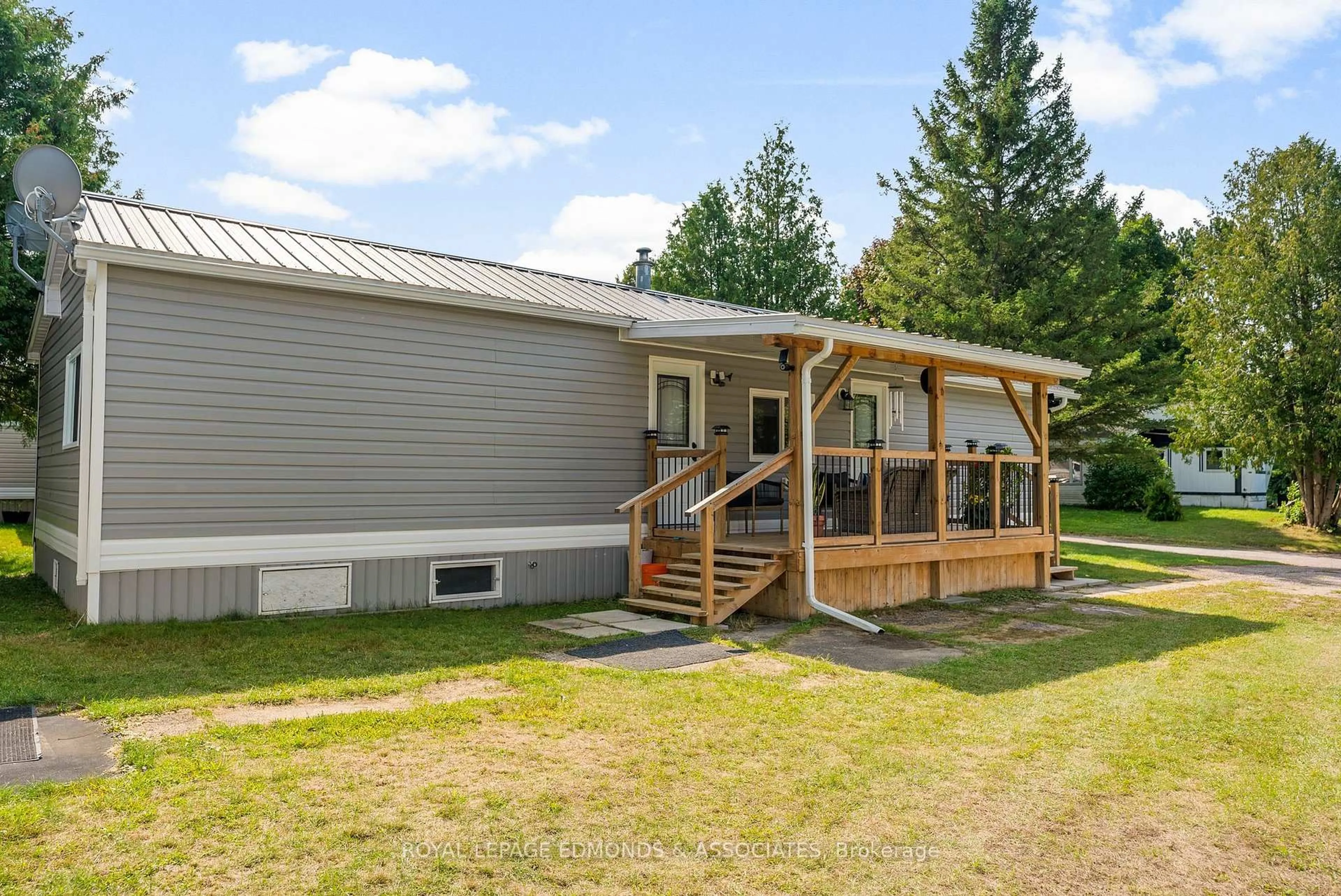 Patio, unknown for 33 Robert Colin Lane, Cobden Ontario K0J 1K0