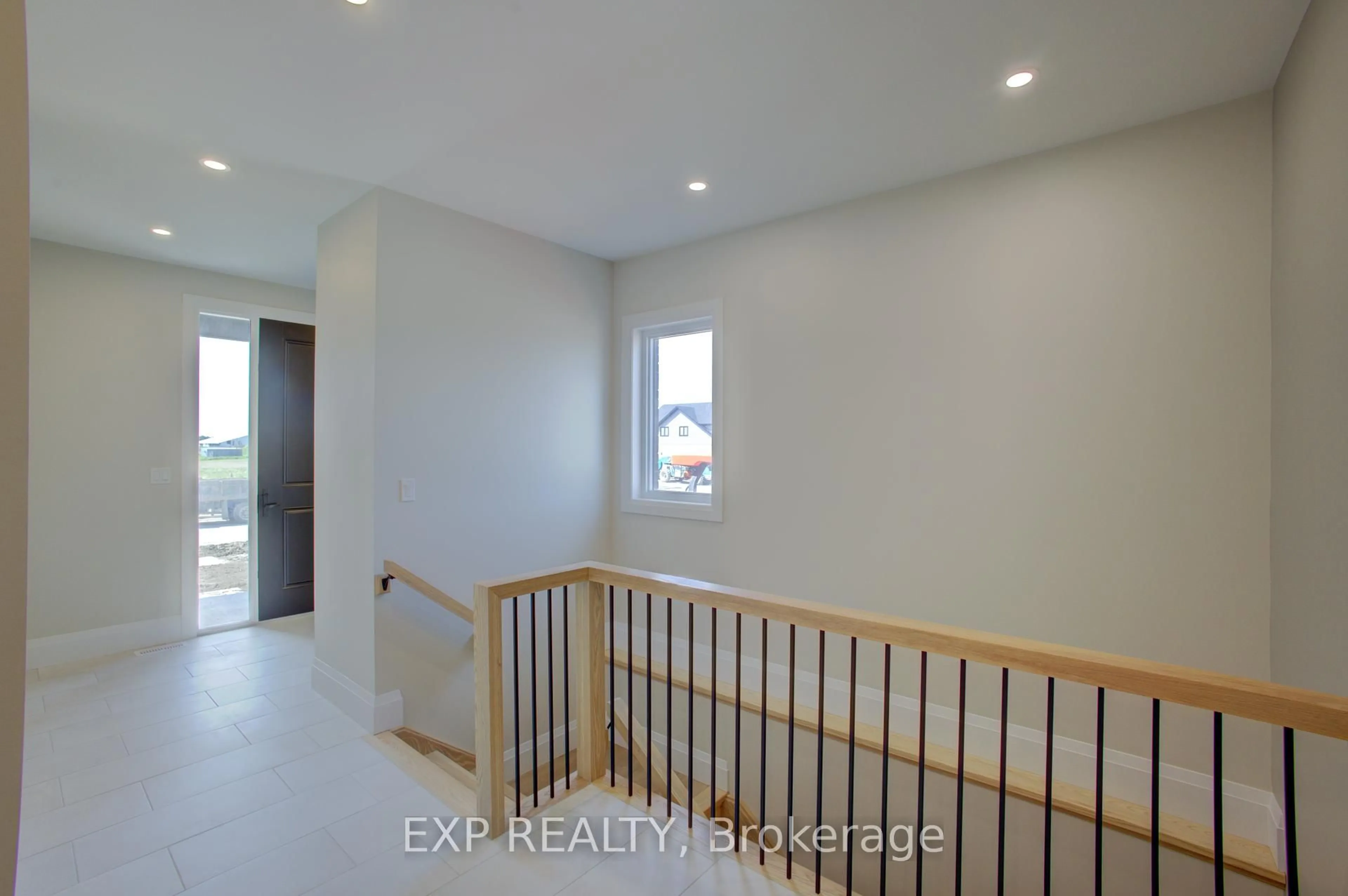 Indoor entryway for 91 Bedell Dr, Mapleton Ontario N0G 1P0