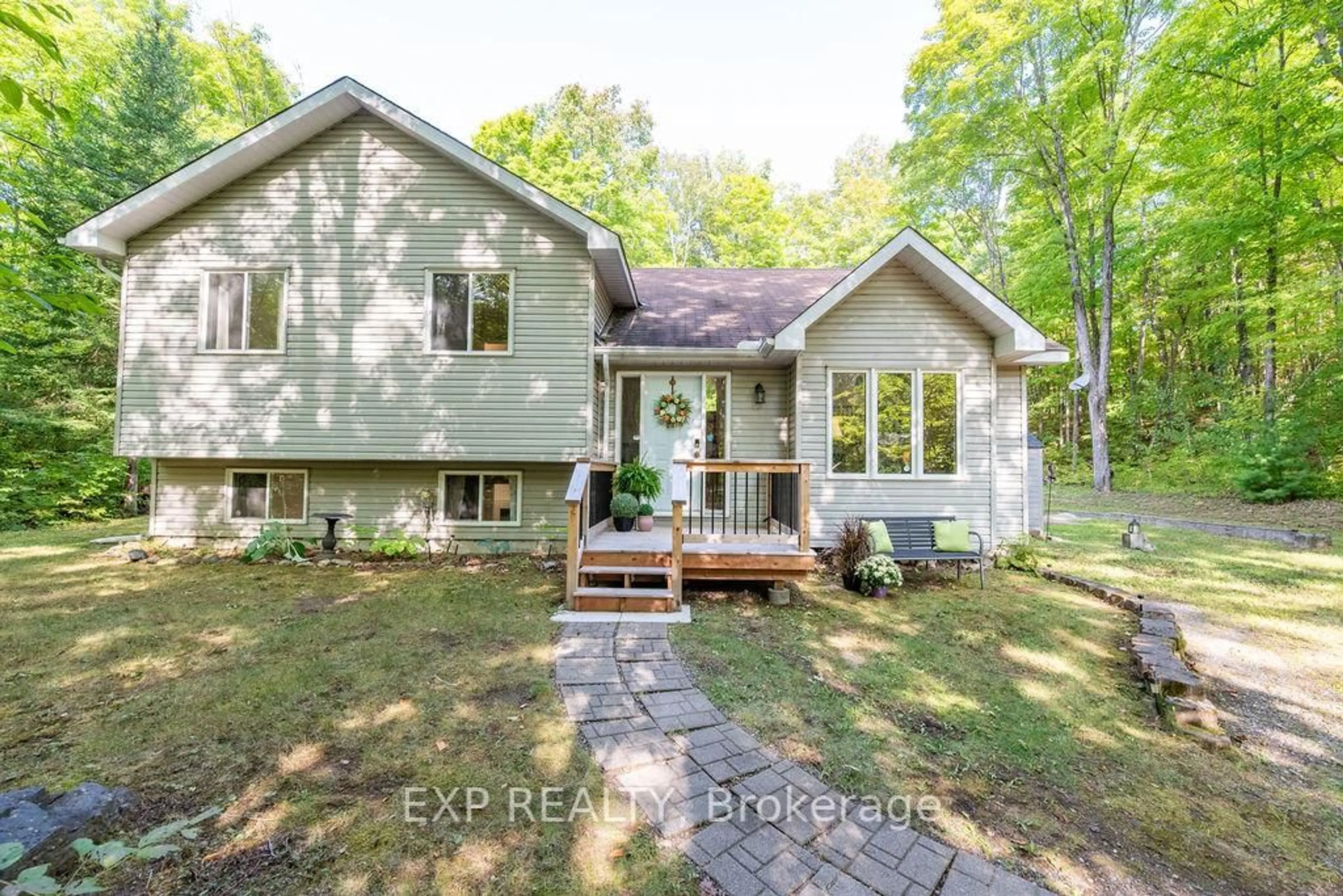 Home with vinyl exterior material, unknown for 59 Crestview Dr, Calabogie Ontario K0J 1H0