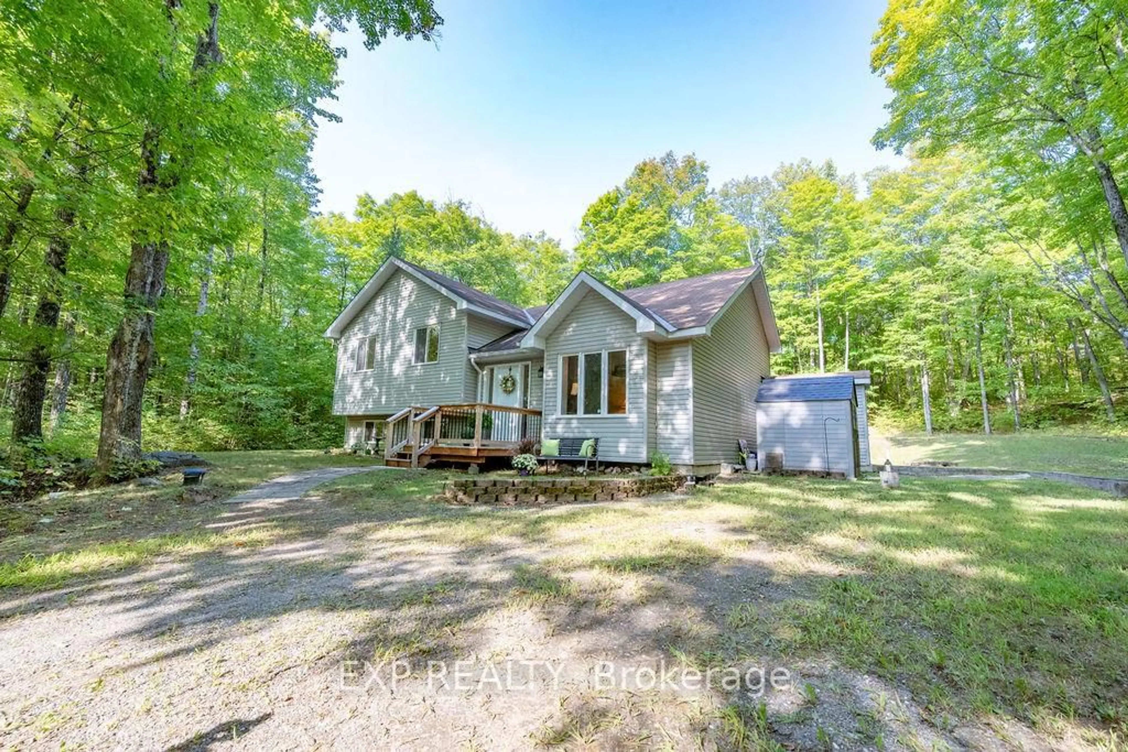 A pic from outside/outdoor area/front of a property/back of a property/a pic from drone, unknown for 59 Crestview Dr, Calabogie Ontario K0J 1H0
