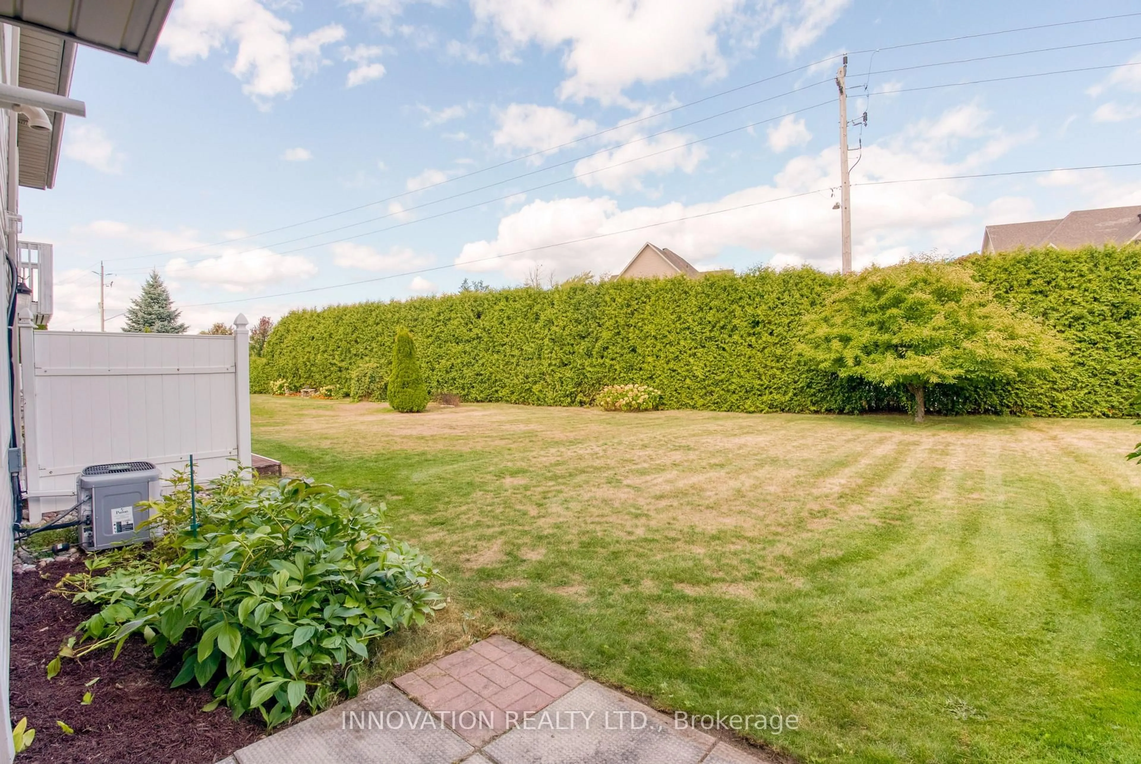 A pic from outside/outdoor area/front of a property/back of a property/a pic from drone, street for 13 Eileen Cres, Stittsville Ontario K2S 1M3