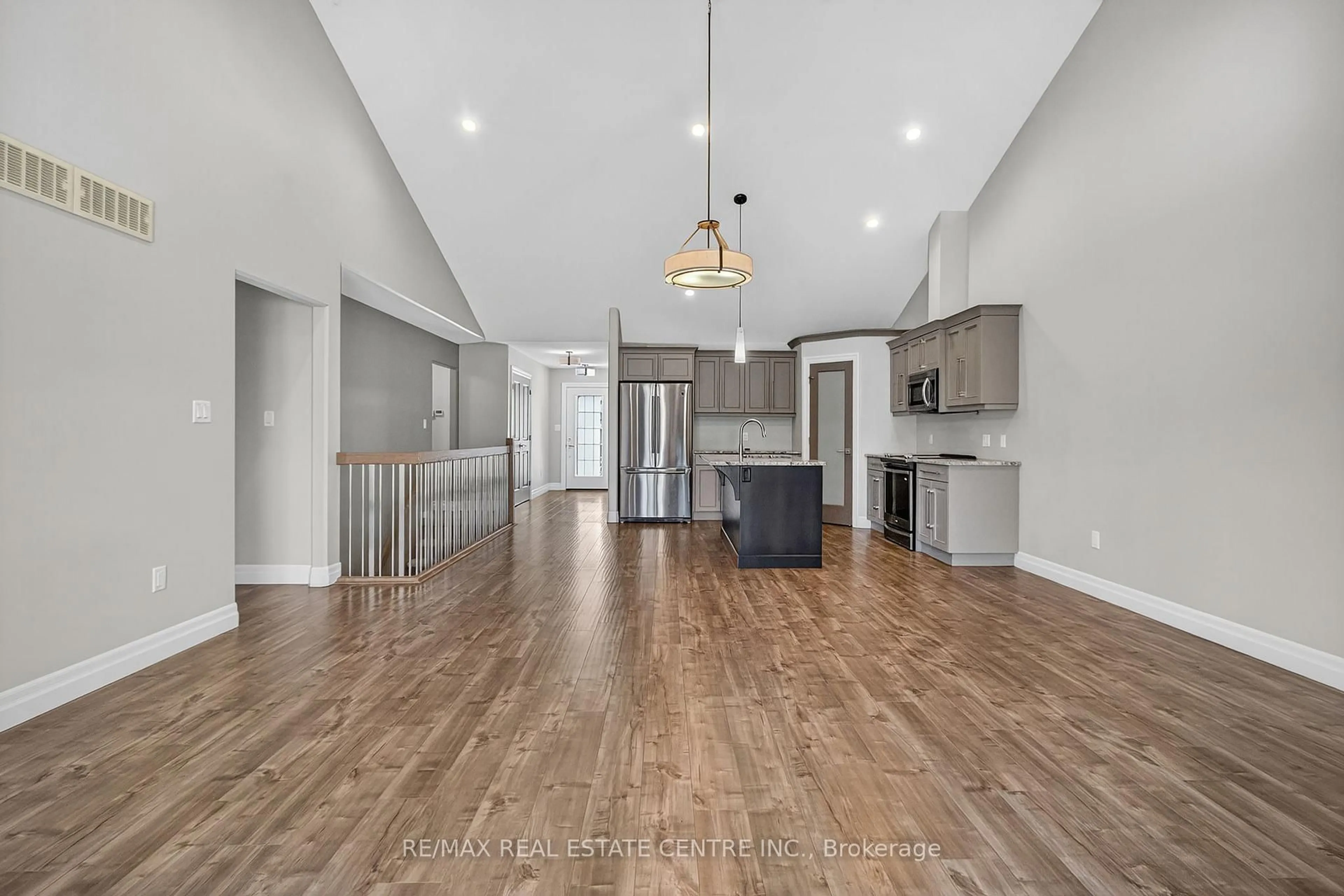 Open concept kitchen, unknown for 520 Molinari Cres, Sarnia Ontario N7W 1C5