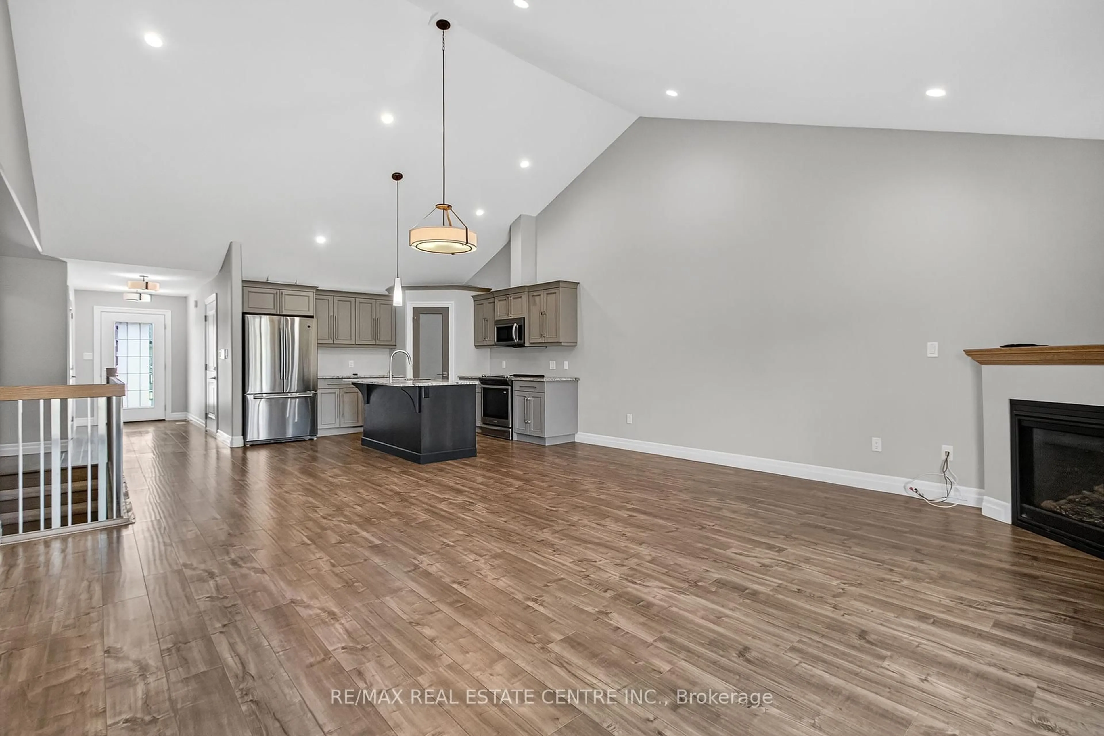 Open concept kitchen, unknown for 520 Molinari Cres, Sarnia Ontario N7W 1C5