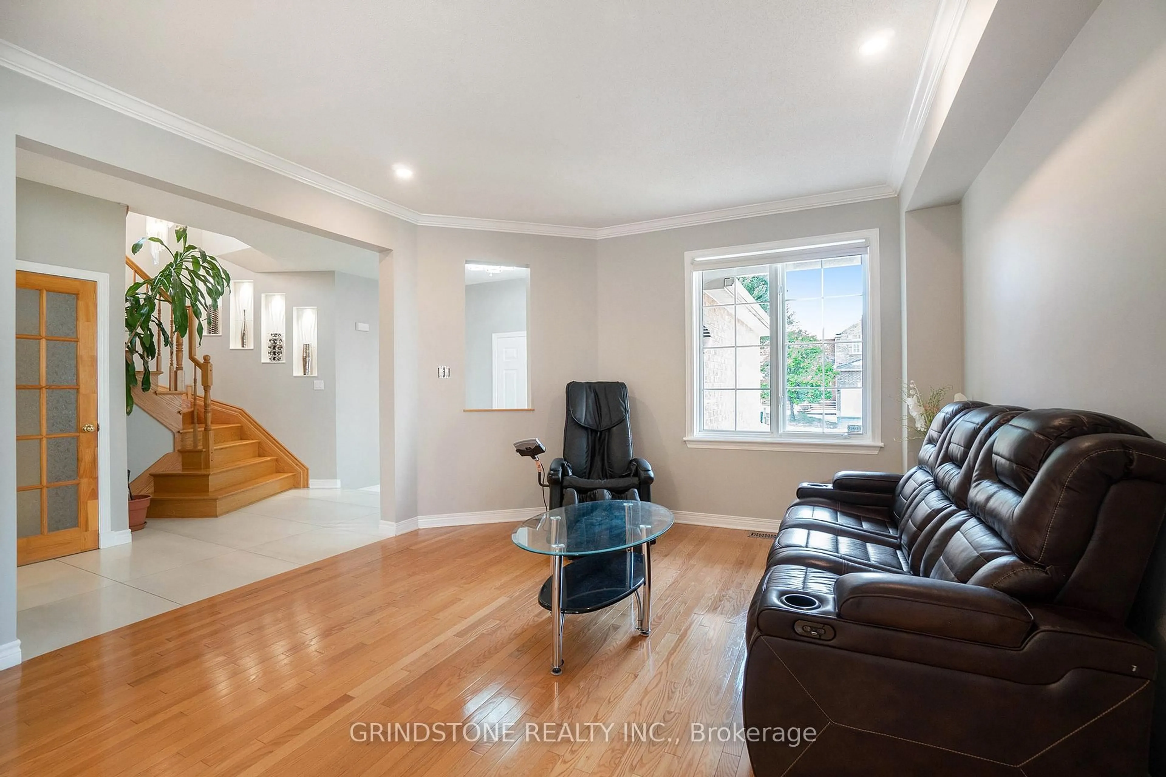 Living room with furniture, unknown for 95 Evanshen Cres, Kanata Ontario K2K 2X7