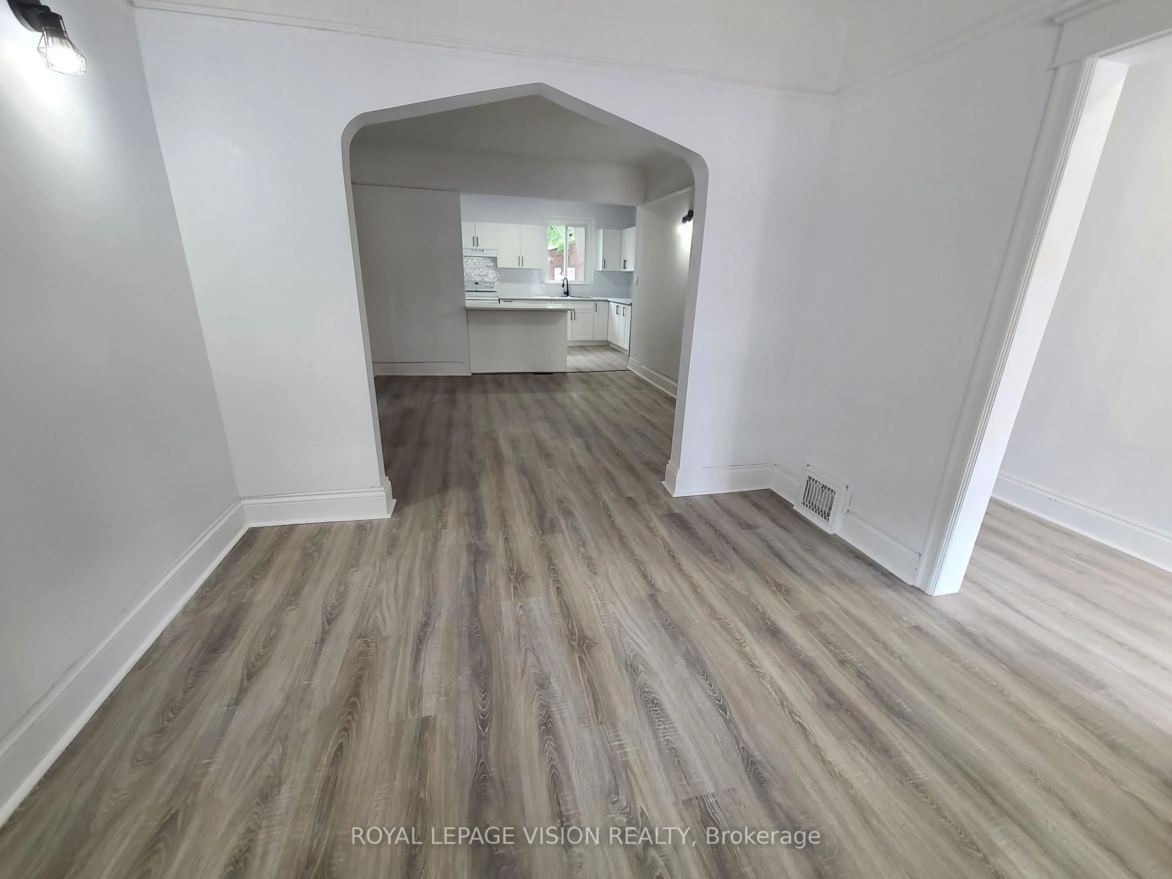 A pic of a room for 56 Munroe St, Hamilton Ontario L8L 3V7