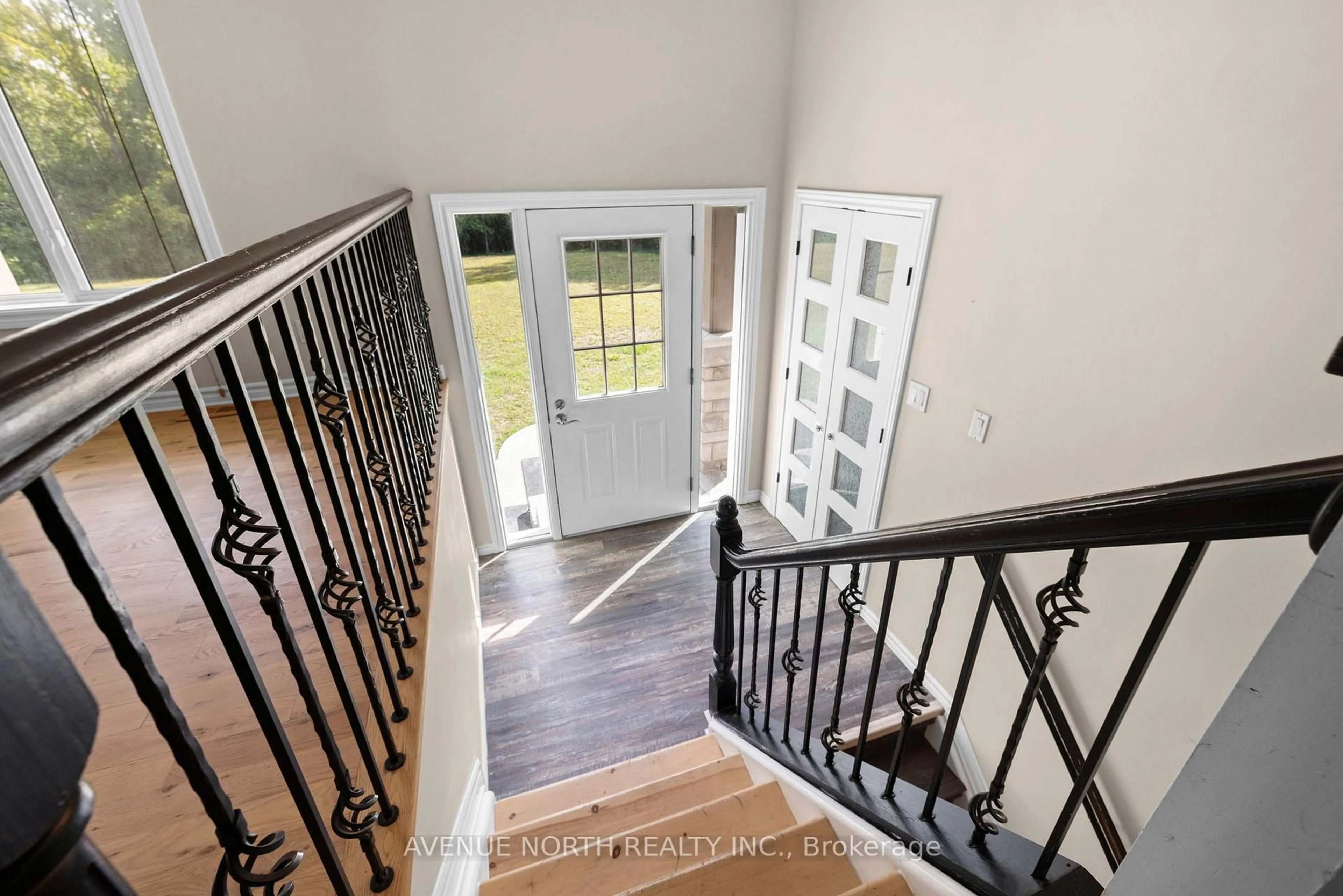 Indoor entryway for 7843 Hwy 15 Highway, Carleton Place Ontario K7C 3P2