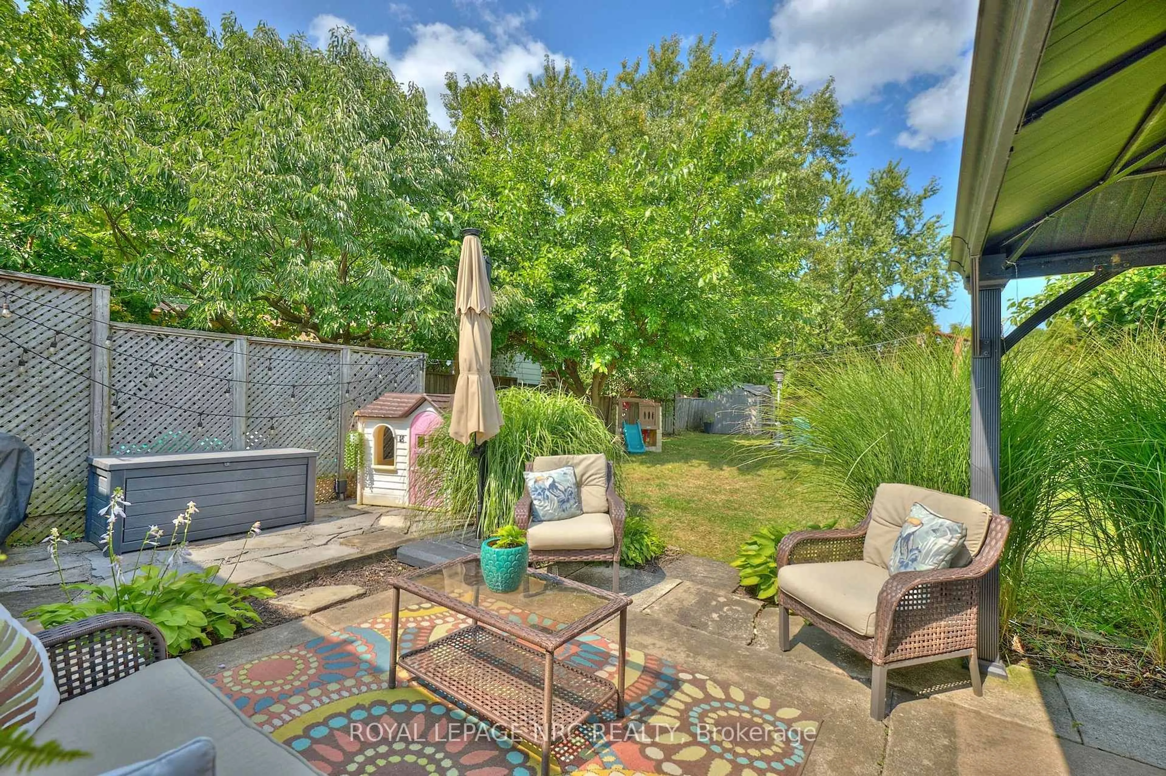Patio, water/lake/river/ocean view for 37 Cecil St, St. Catharines Ontario L2N 4B3