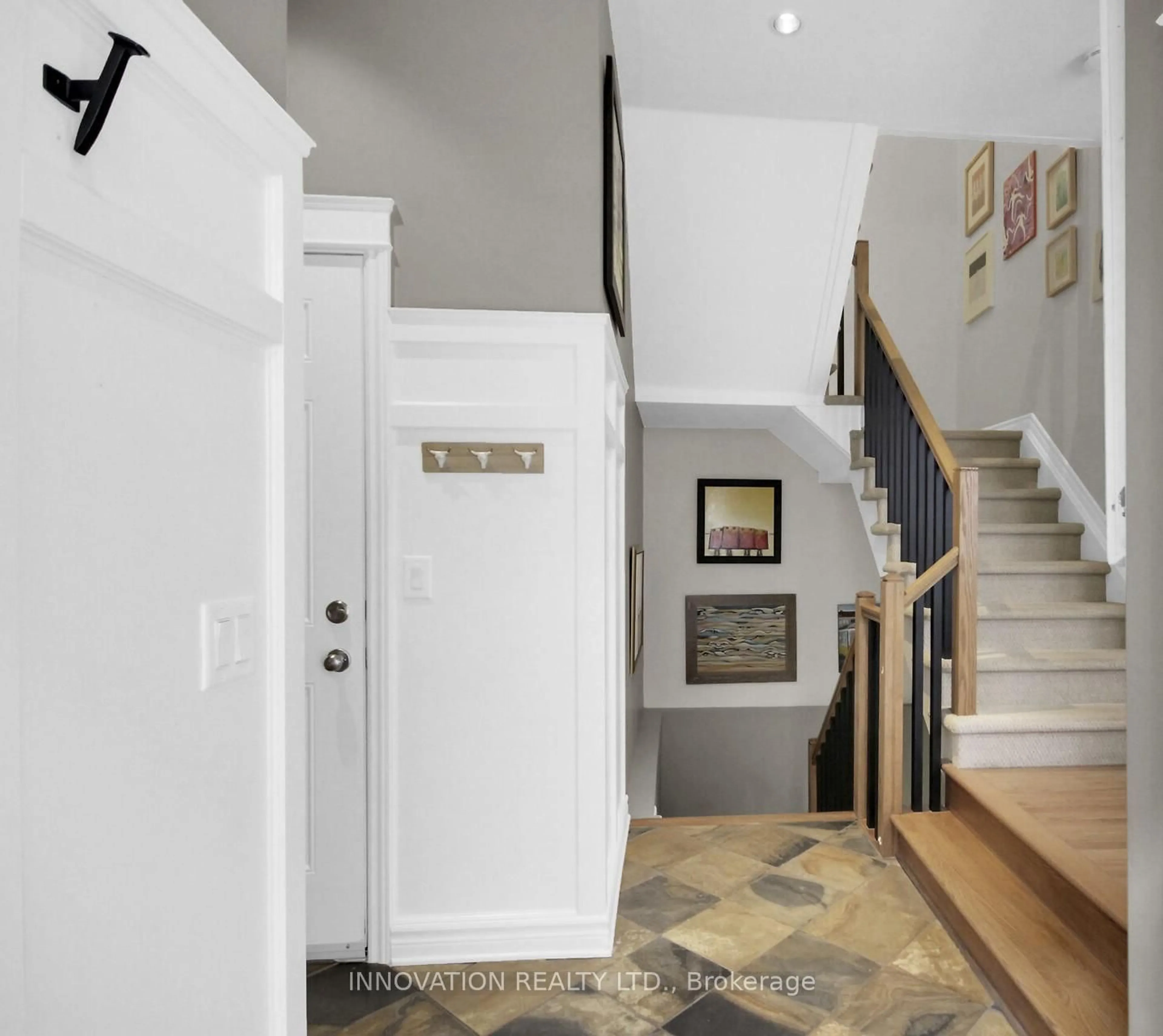 Indoor entryway for 4283 KELLY FARM Dr, Ottawa Ontario K1T 0A6