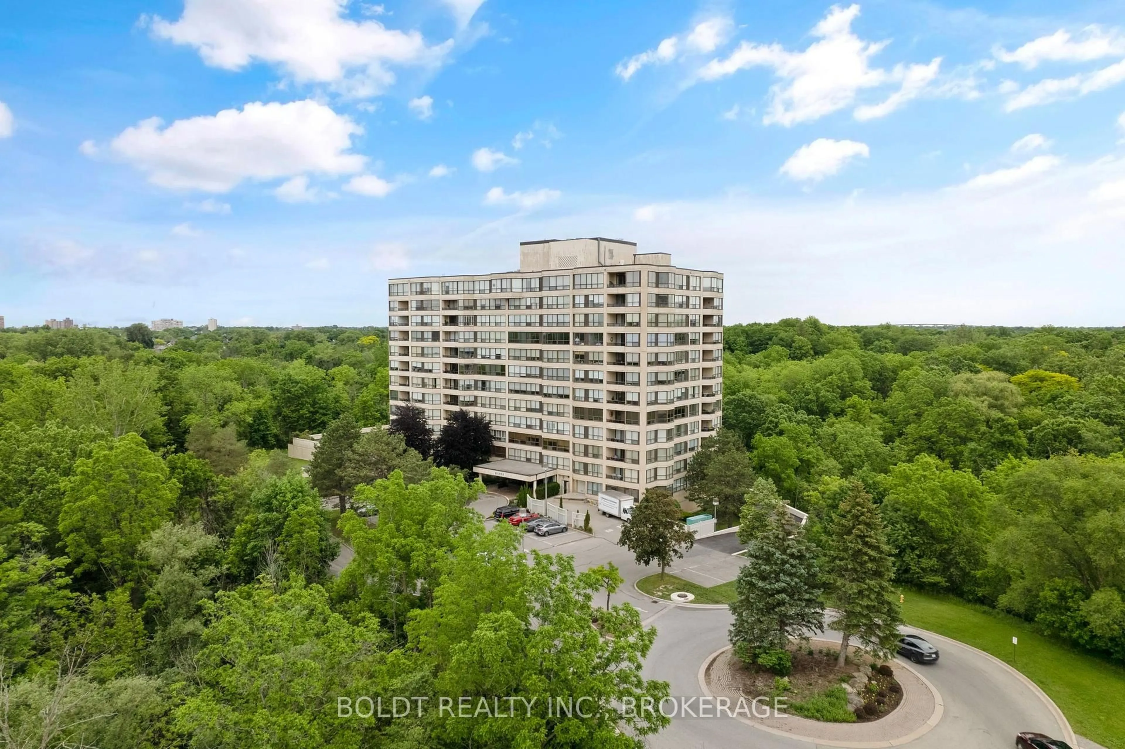 A pic from outside/outdoor area/front of a property/back of a property/a pic from drone, city buildings view from balcony for 3 Towering Heights Blvd #1001, St. Catharines Ontario L2T 4A4