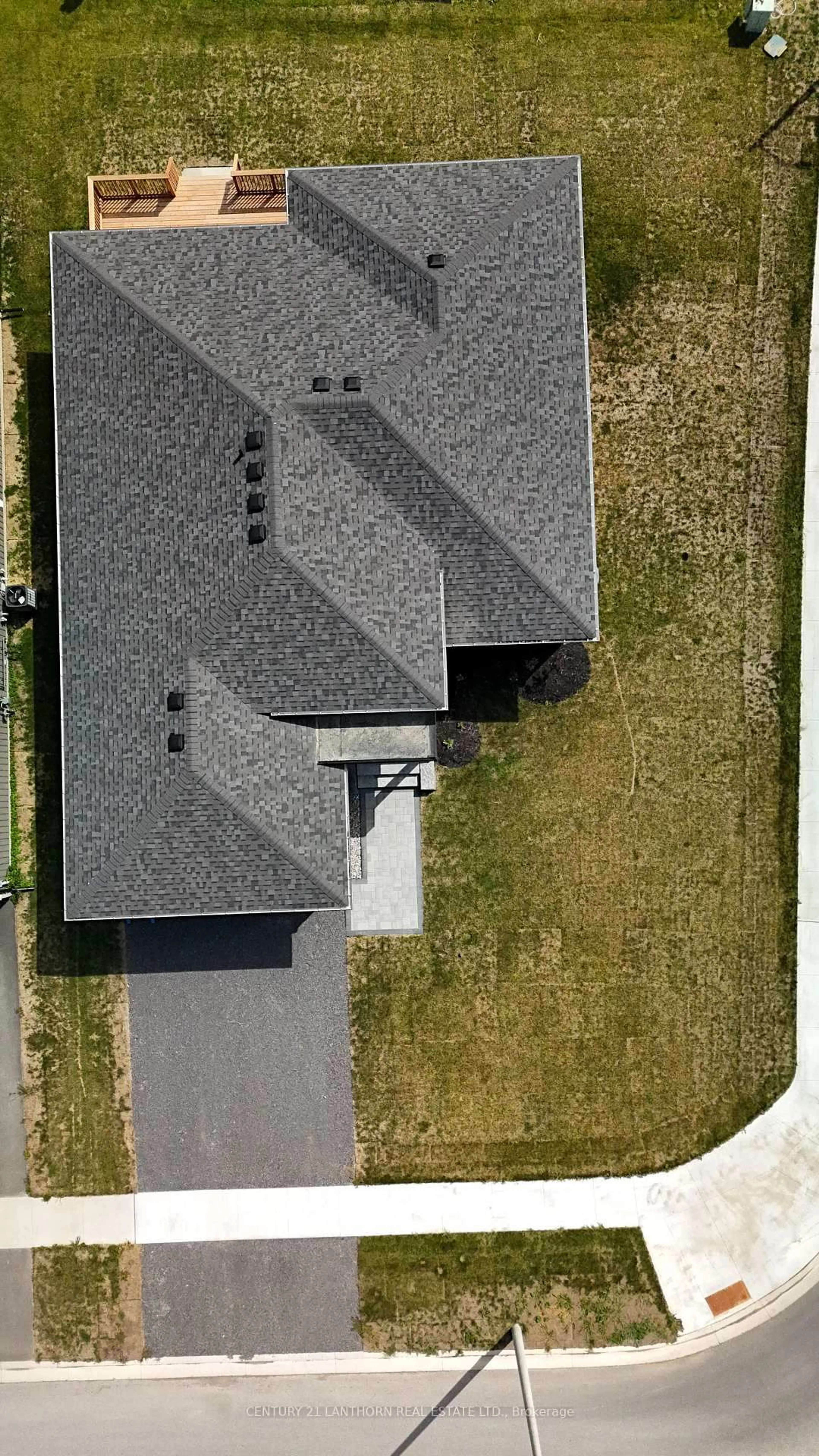 A pic from outside/outdoor area/front of a property/back of a property/a pic from drone, building for 60 Hastings Park Dr, Belleville Ontario K8P 0H7