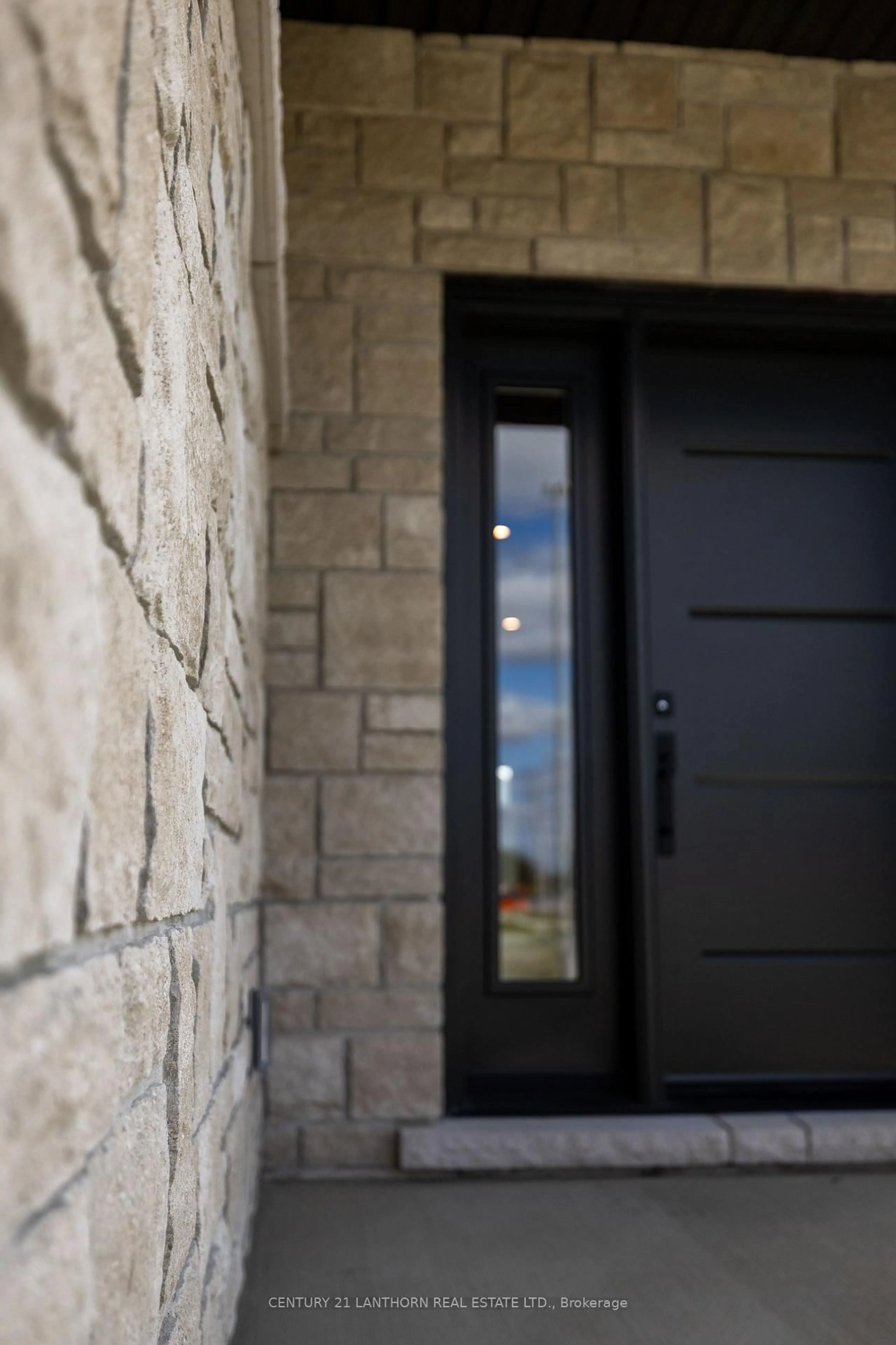 Indoor entryway for 60 Hastings Park Dr, Belleville Ontario K8P 0H7