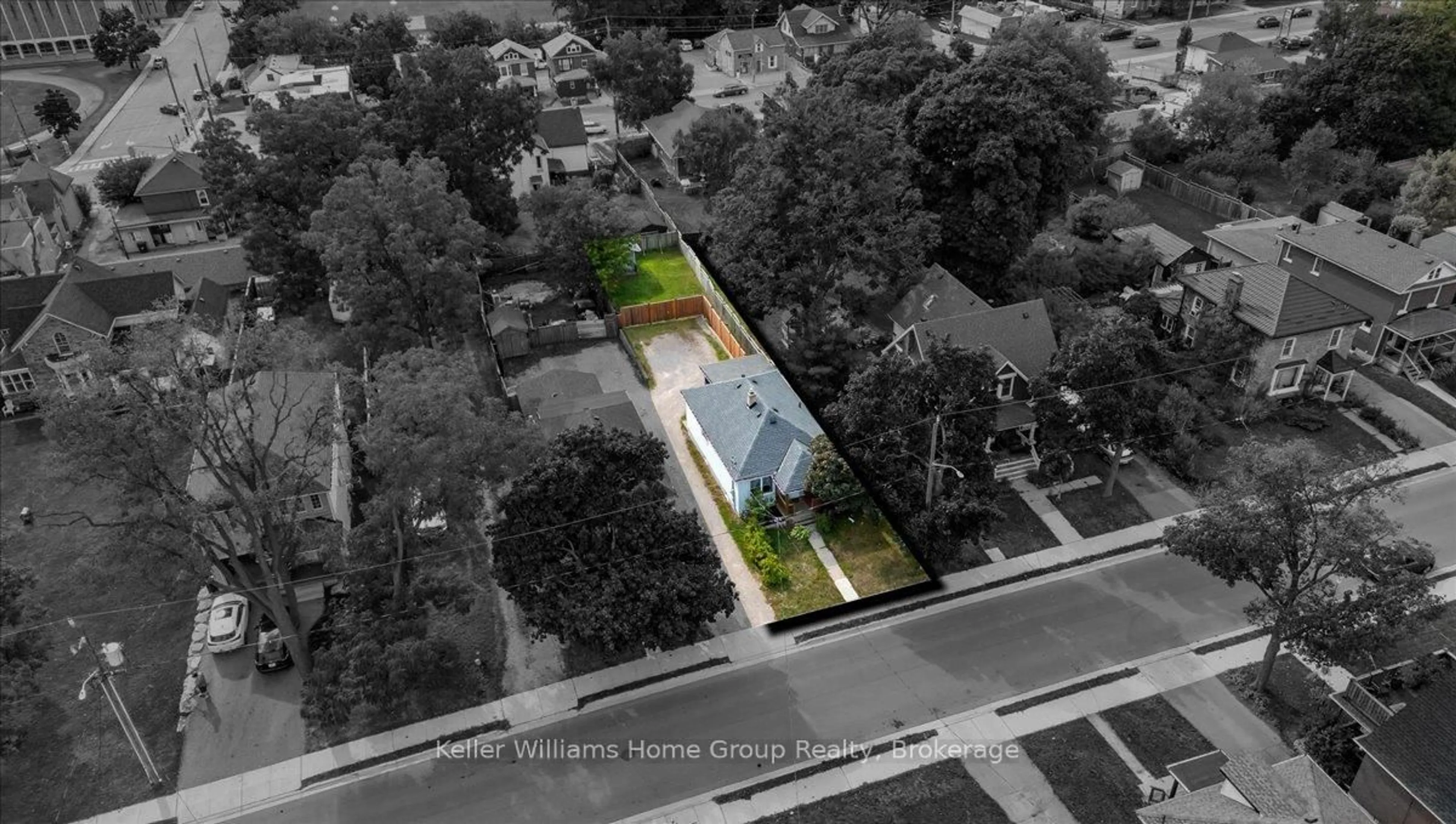 A pic from outside/outdoor area/front of a property/back of a property/a pic from drone, street for 48 Haddington St, Cambridge Ontario N1R 3P9