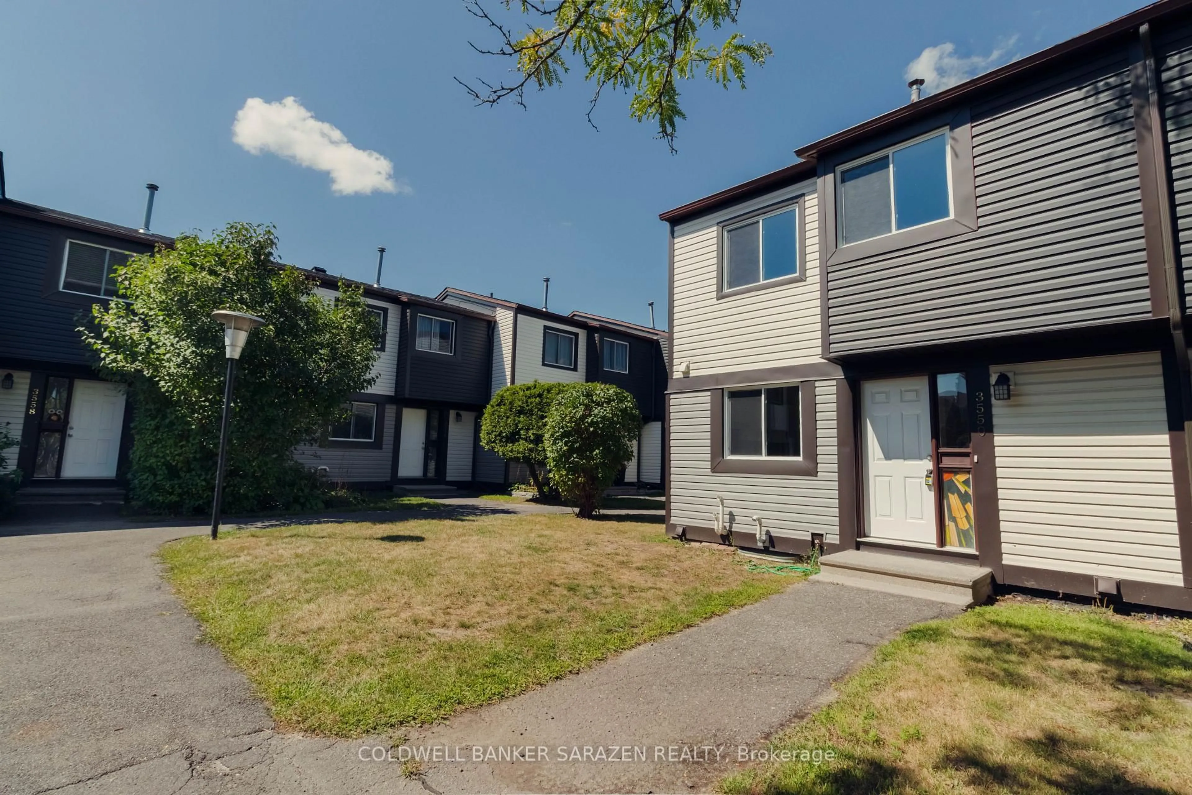 A pic from outside/outdoor area/front of a property/back of a property/a pic from drone, street for 3550 Aladdin Lane, Ottawa Ontario K1T 1E2
