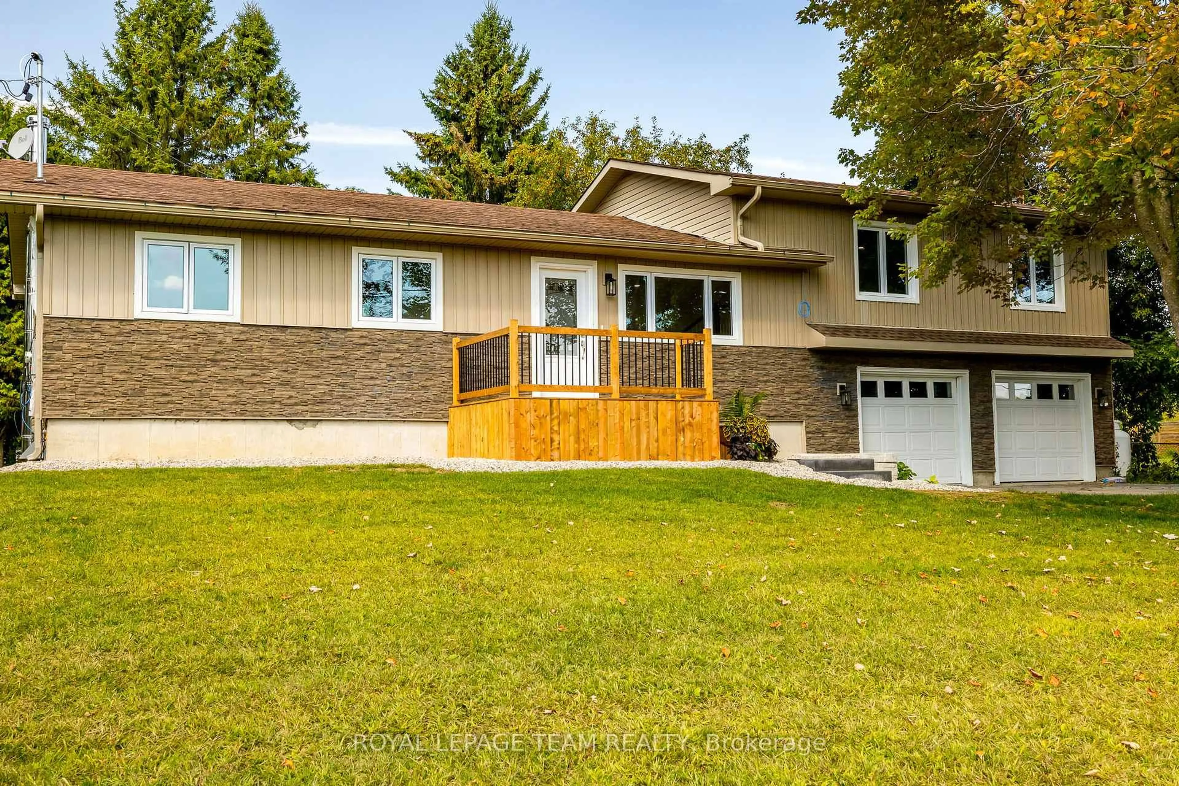 Home with vinyl exterior material, street for 206 River View Lane, North Grenville Ontario K0G 1J0
