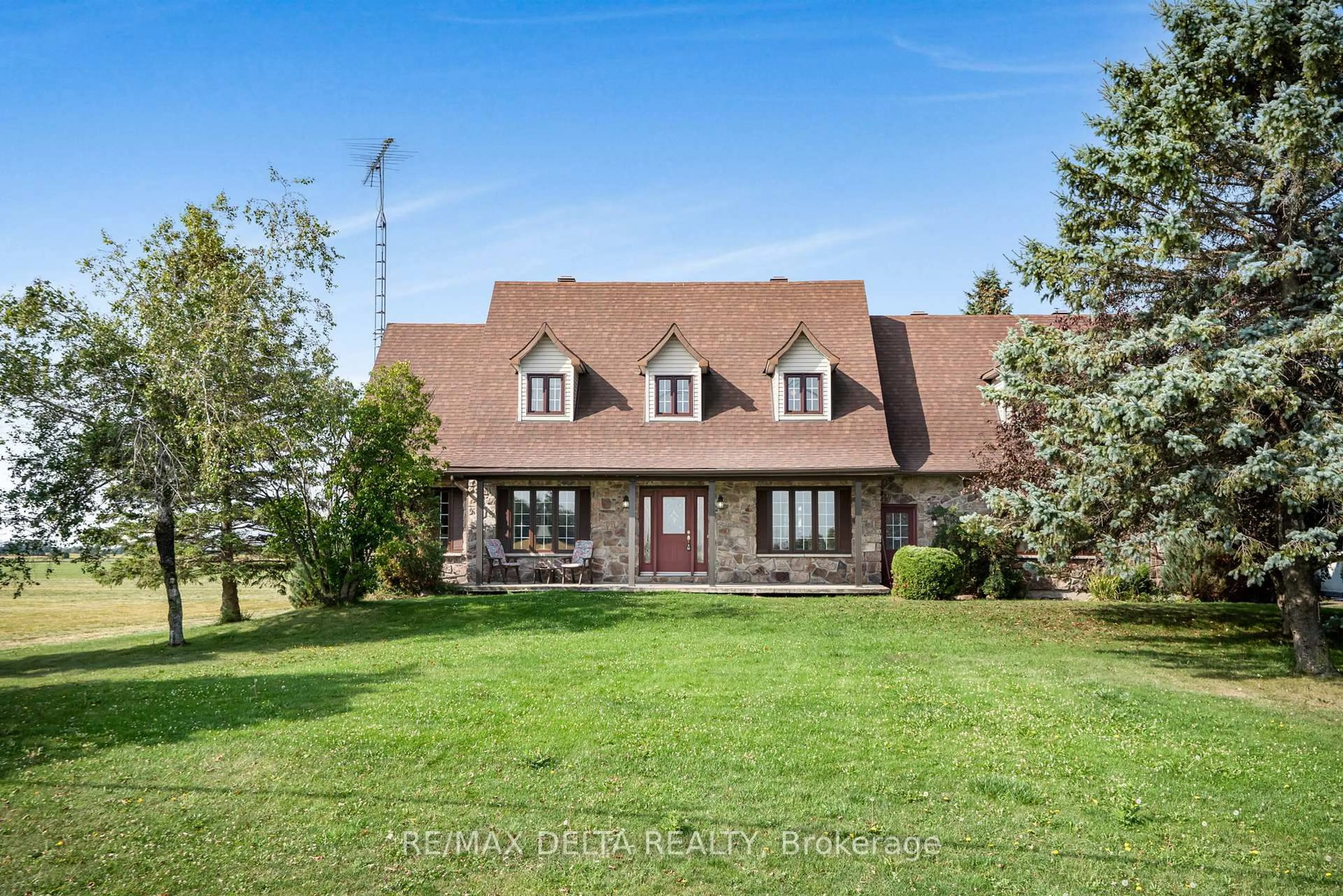 A pic from outside/outdoor area/front of a property/back of a property/a pic from drone, street for 4254 Conc 20 Concession, The Nation Ontario K0C 2B0