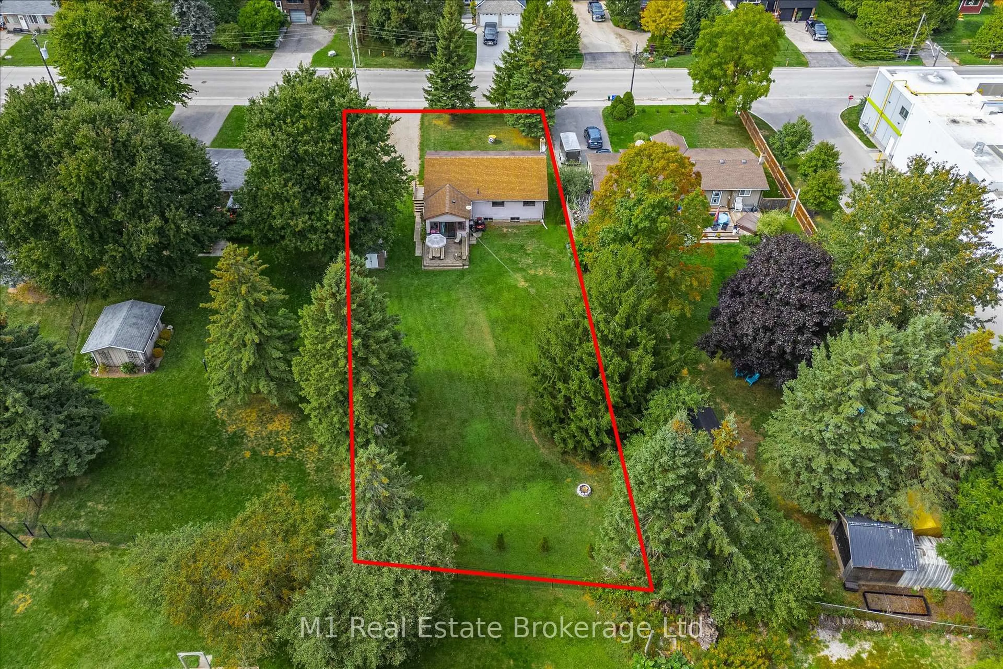 A pic from outside/outdoor area/front of a property/back of a property/a pic from drone, street for 33 19 Sdrd, Centre Wellington Ontario N1M 2W3