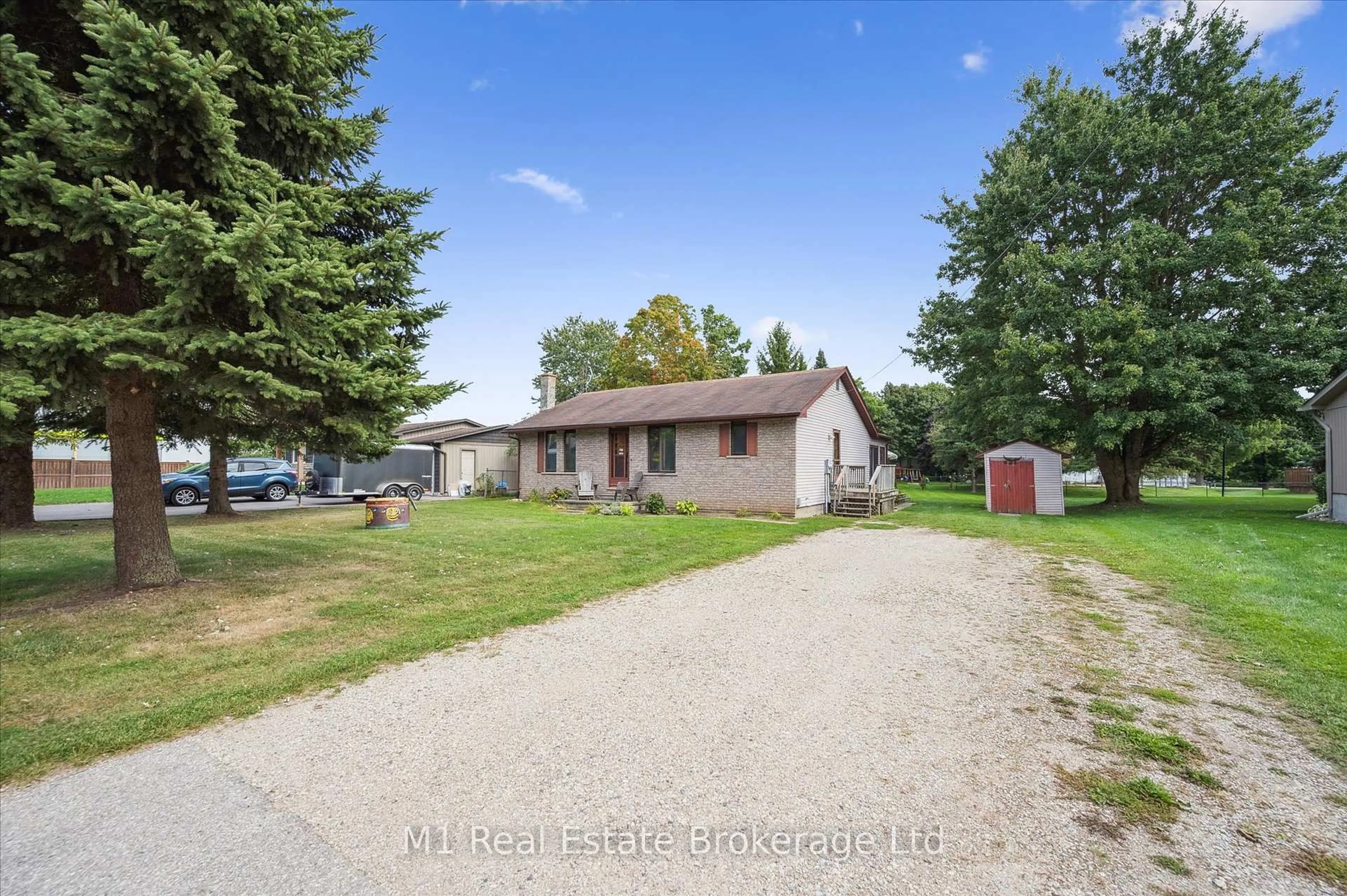 A pic from outside/outdoor area/front of a property/back of a property/a pic from drone, street for 33 19 Sdrd, Centre Wellington Ontario N1M 2W3