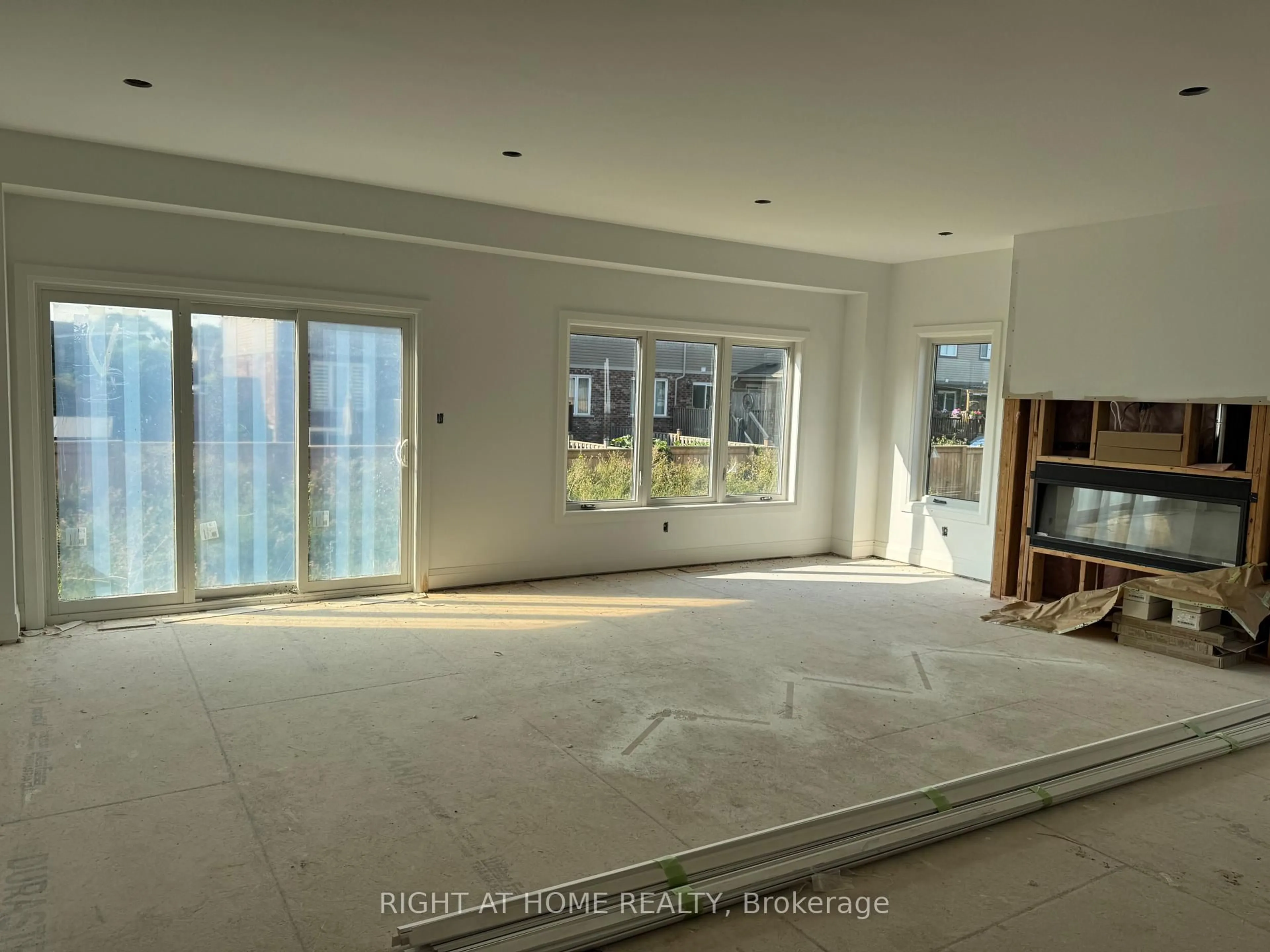 A pic of a room for 8872 ANGIE Dr, Niagara Falls Ontario L2H 0H9