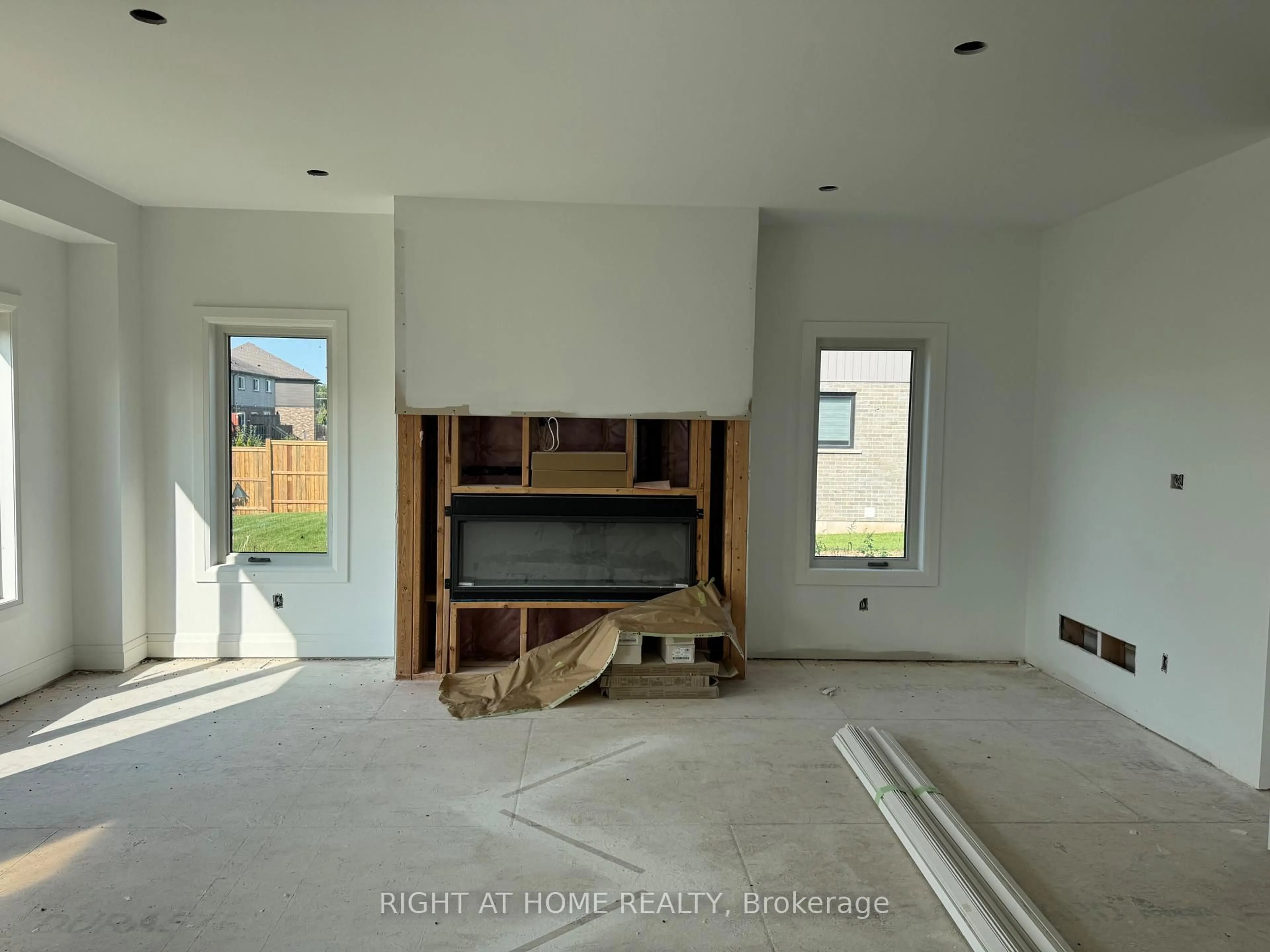 A pic of a room for 8872 ANGIE Dr, Niagara Falls Ontario L2H 0H9