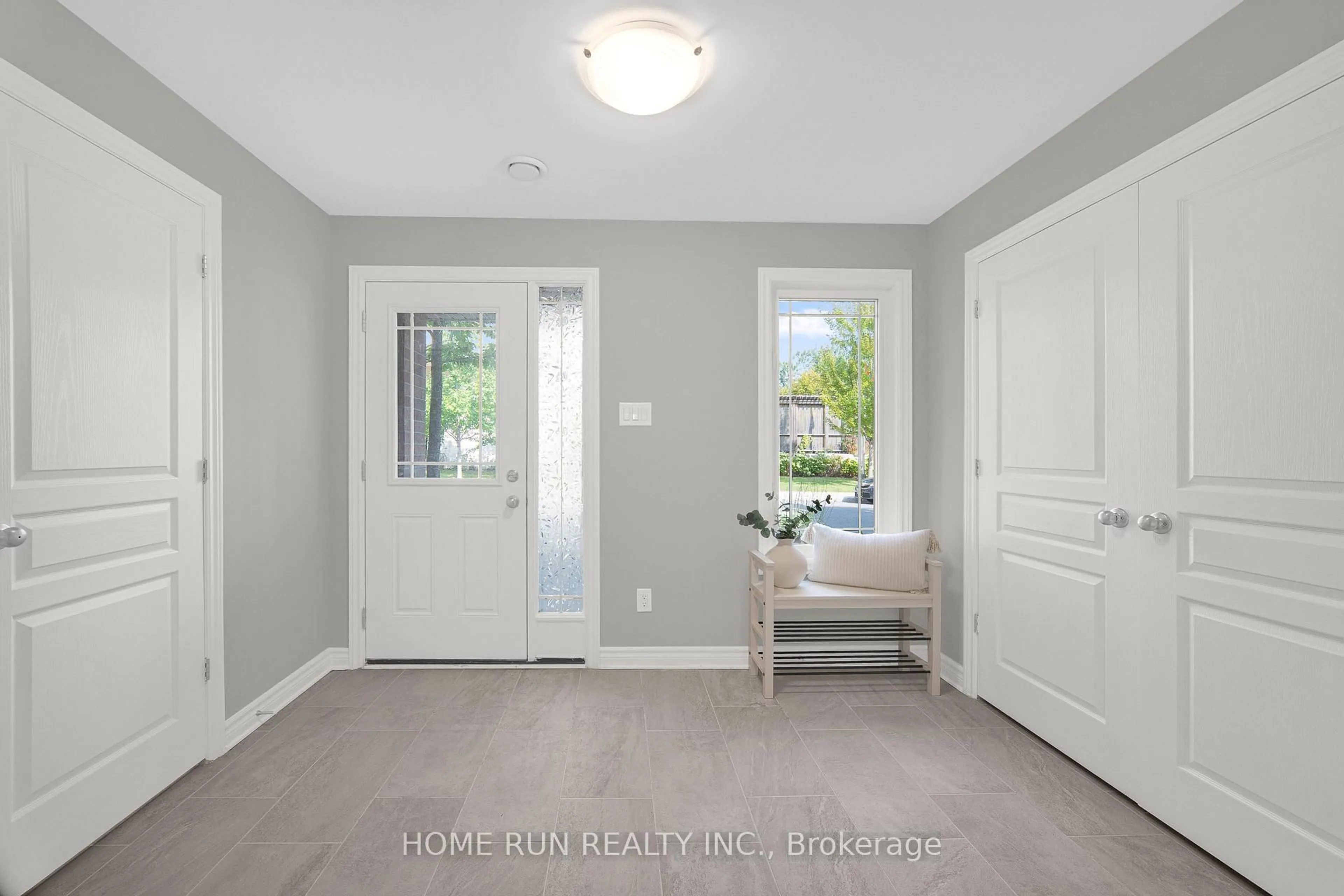 Indoor entryway for 347 LeBoutillier Ave, Ottawa Ontario K1K 2V7