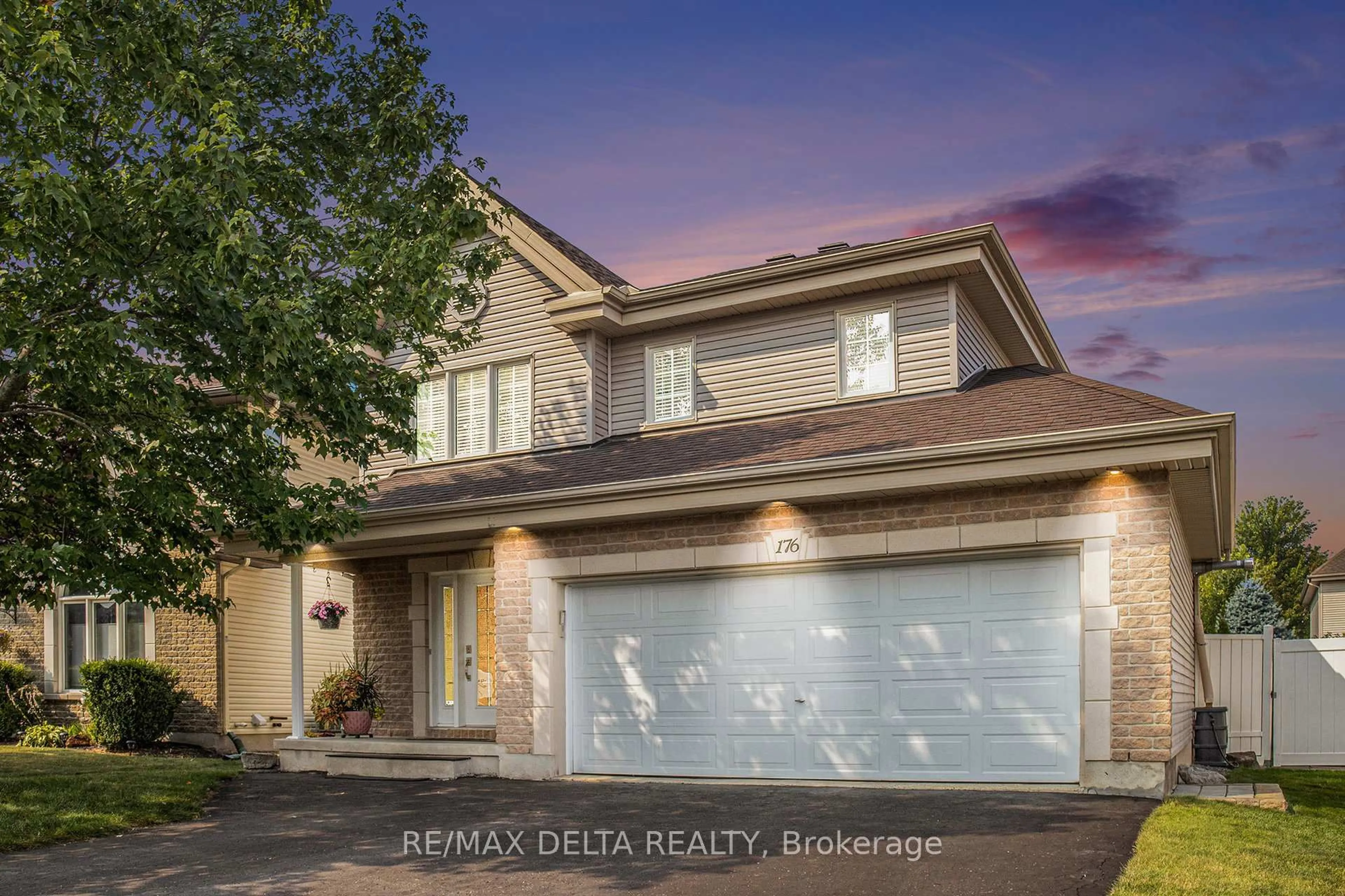 Home with vinyl exterior material, street for 176 Louise St, Clarence-Rockland Ontario K4K 1R9