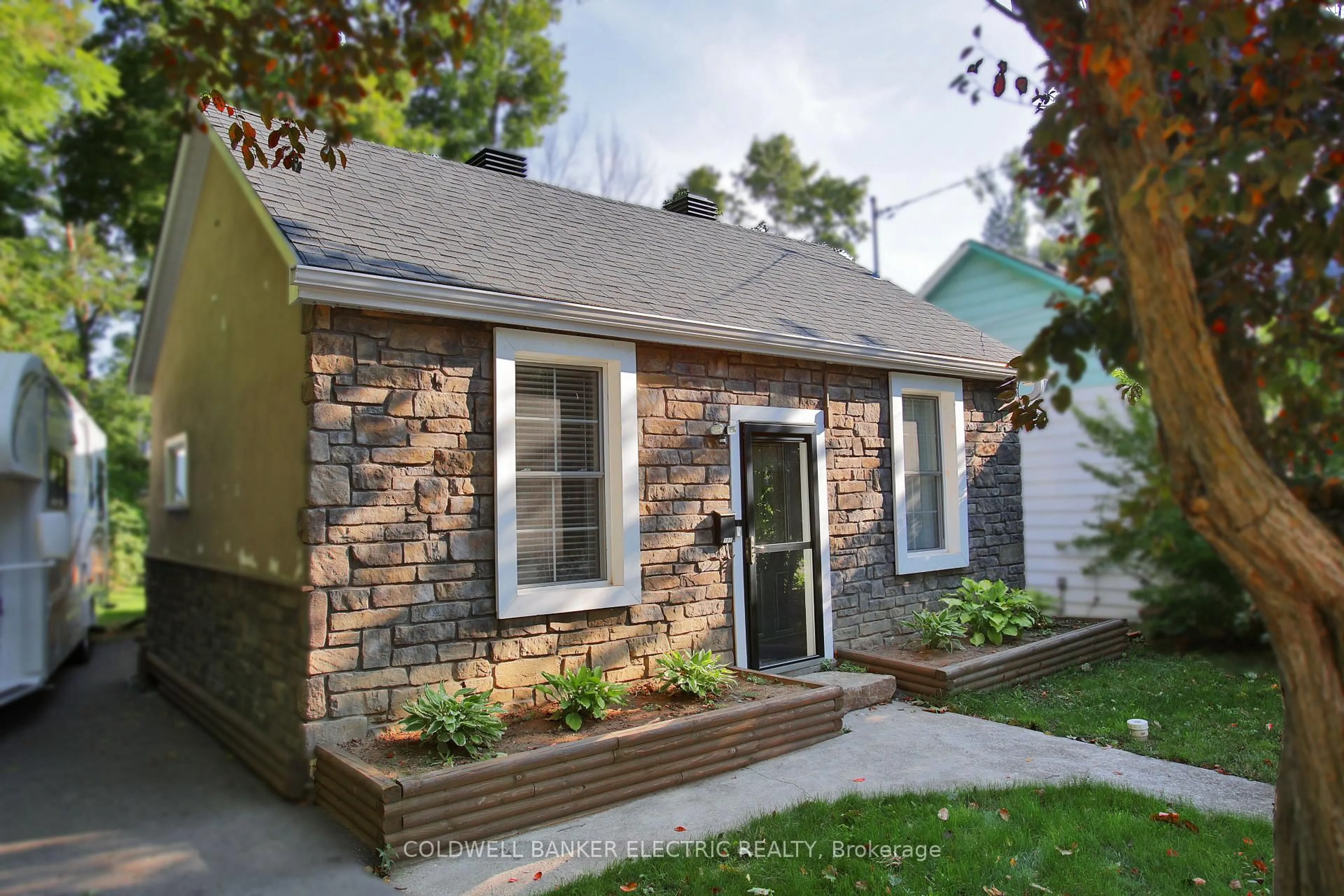 Home with brick exterior material, street for 188 Antrim St, Peterborough Ontario K9H 3G4