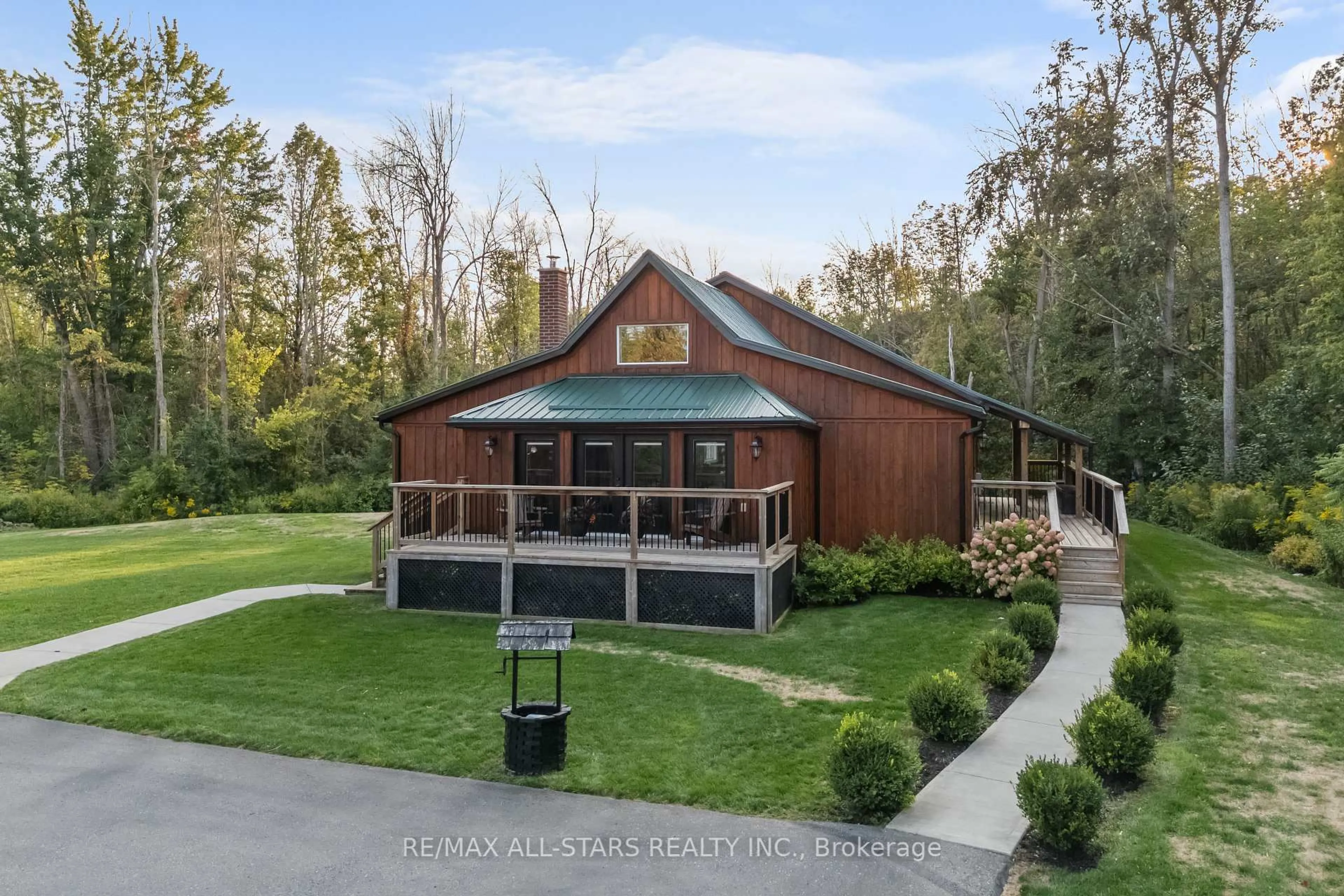 A pic from outside/outdoor area/front of a property/back of a property/a pic from drone, unknown for 36 Stinson's Bay Rd, Kawartha Lakes Ontario K0M 1N0