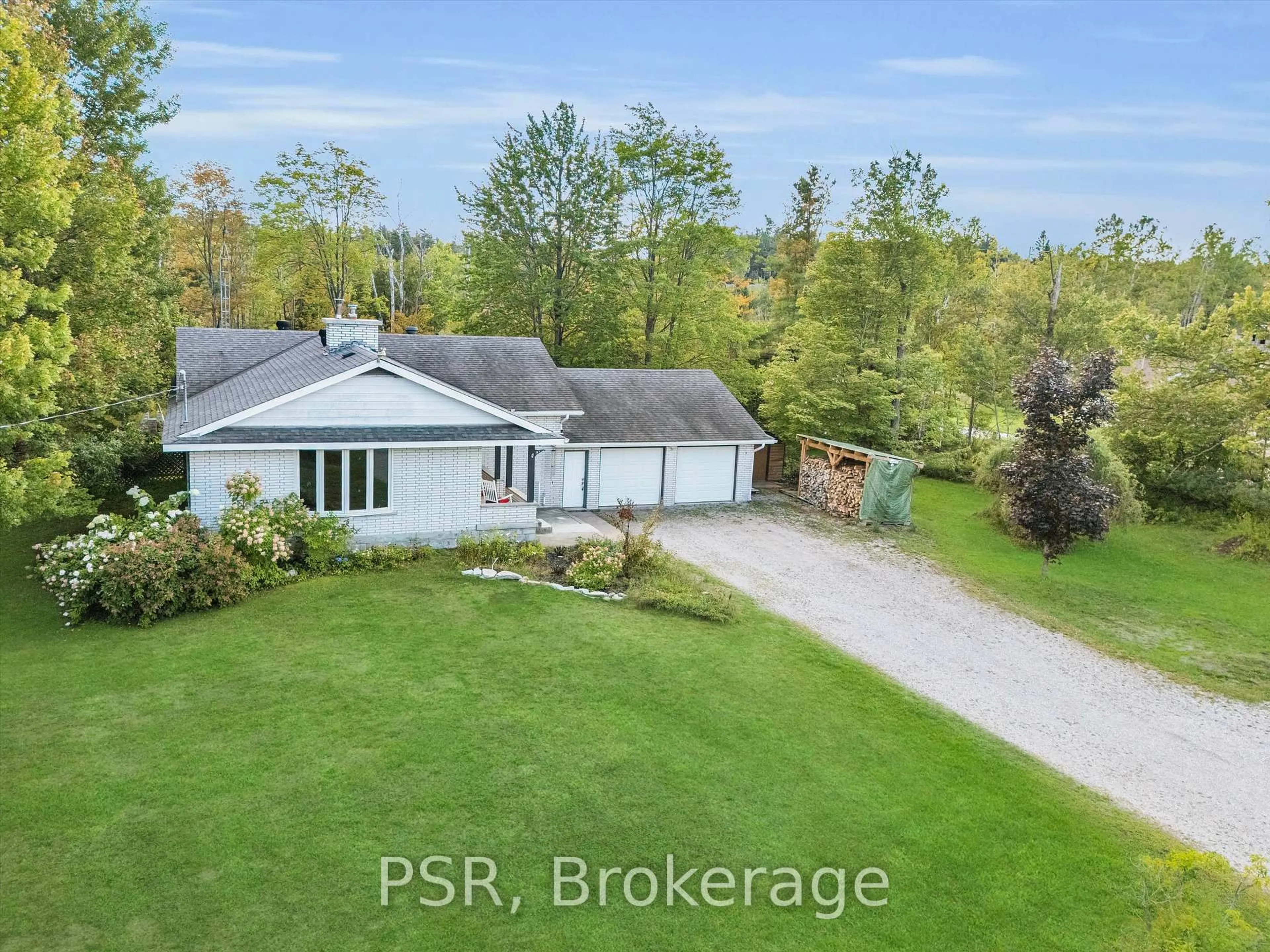 A pic from outside/outdoor area/front of a property/back of a property/a pic from drone, unknown for 1016 Kahshe Lake Rd, Gravenhurst Ontario P0E 1G0