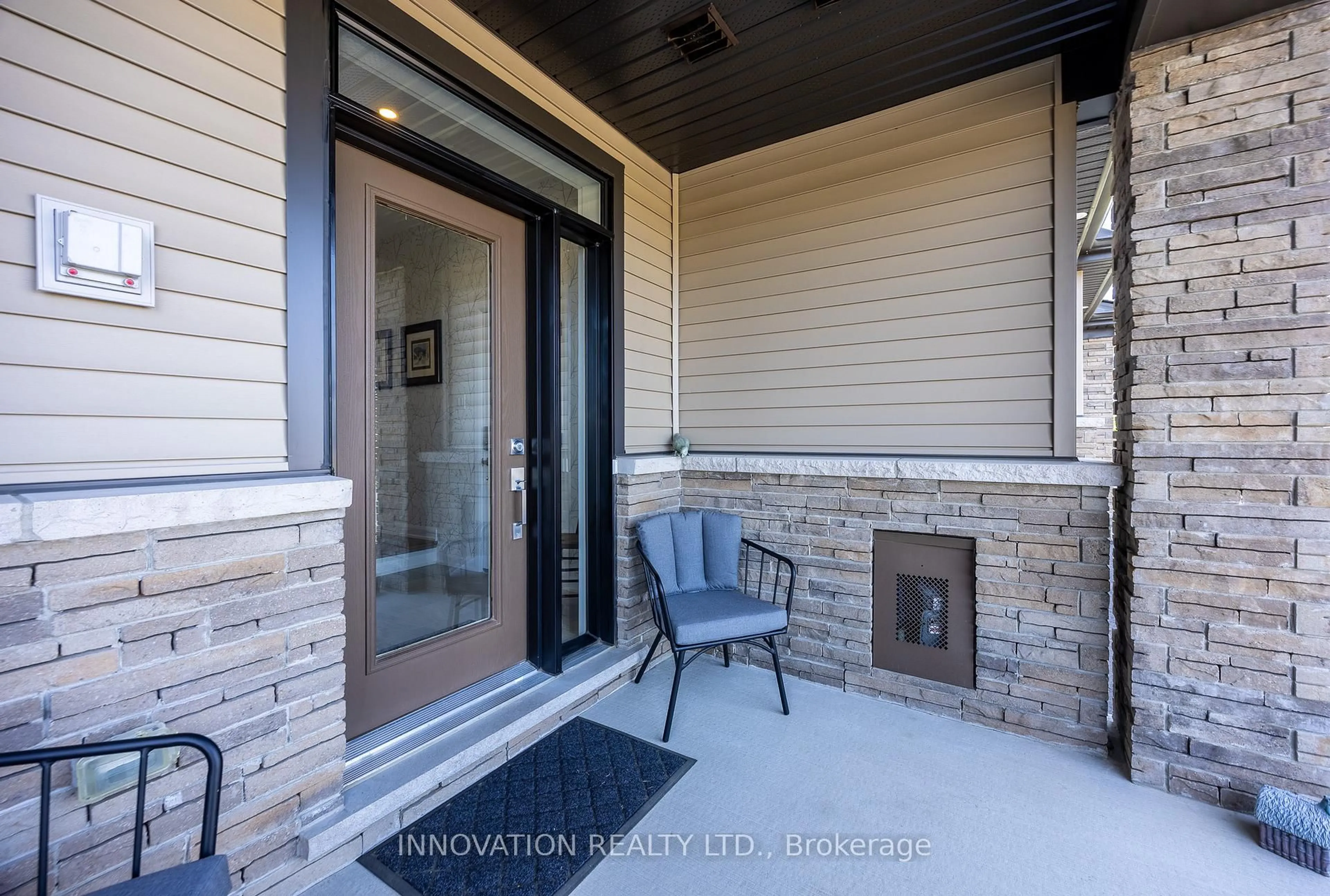 Indoor entryway for 505 Moyard Dr, Ottawa Ontario K2J 7B9