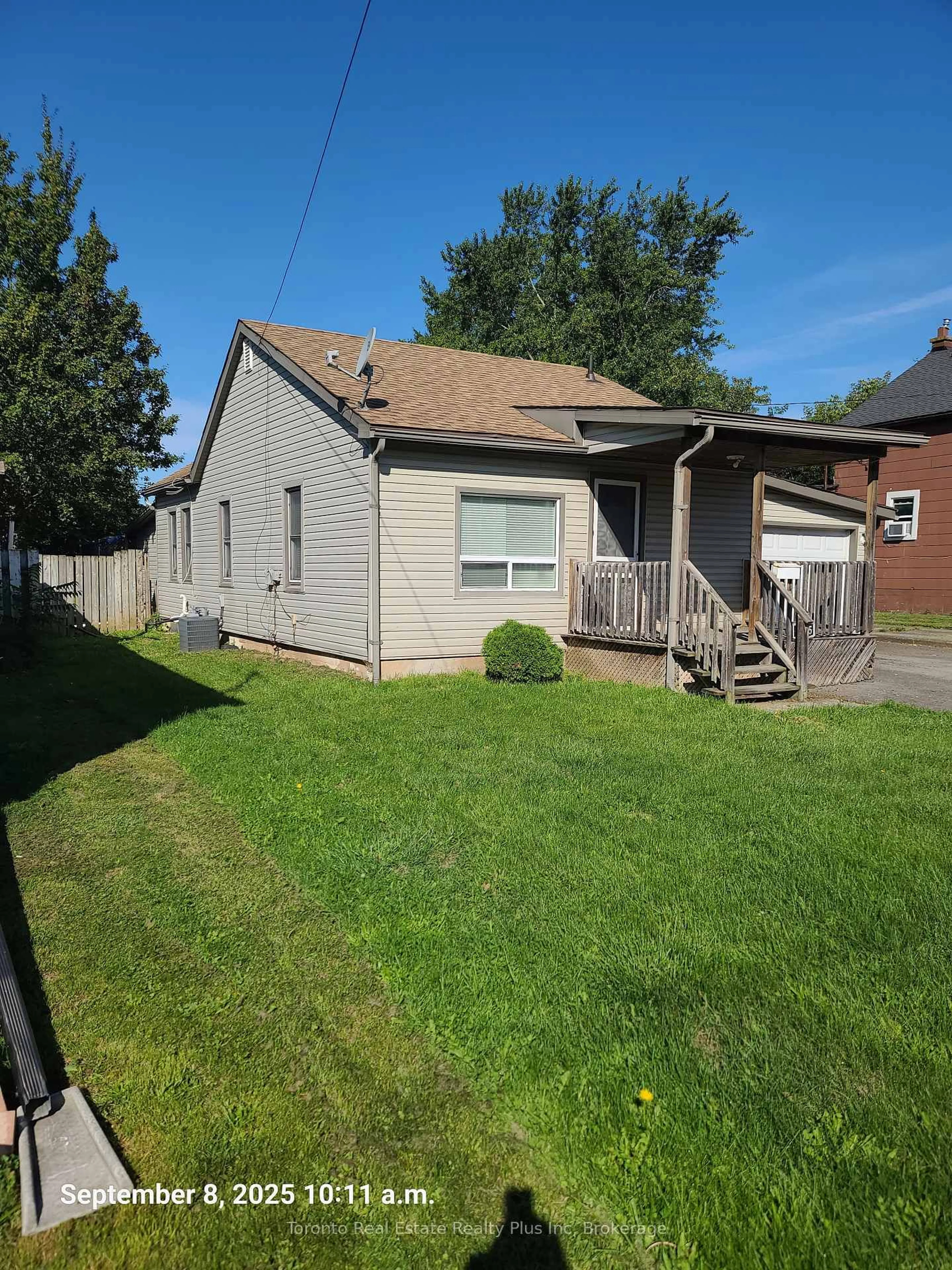 Unknown for 6695 AILANTHUS Ave, Niagara Falls Ontario L2G 4C6