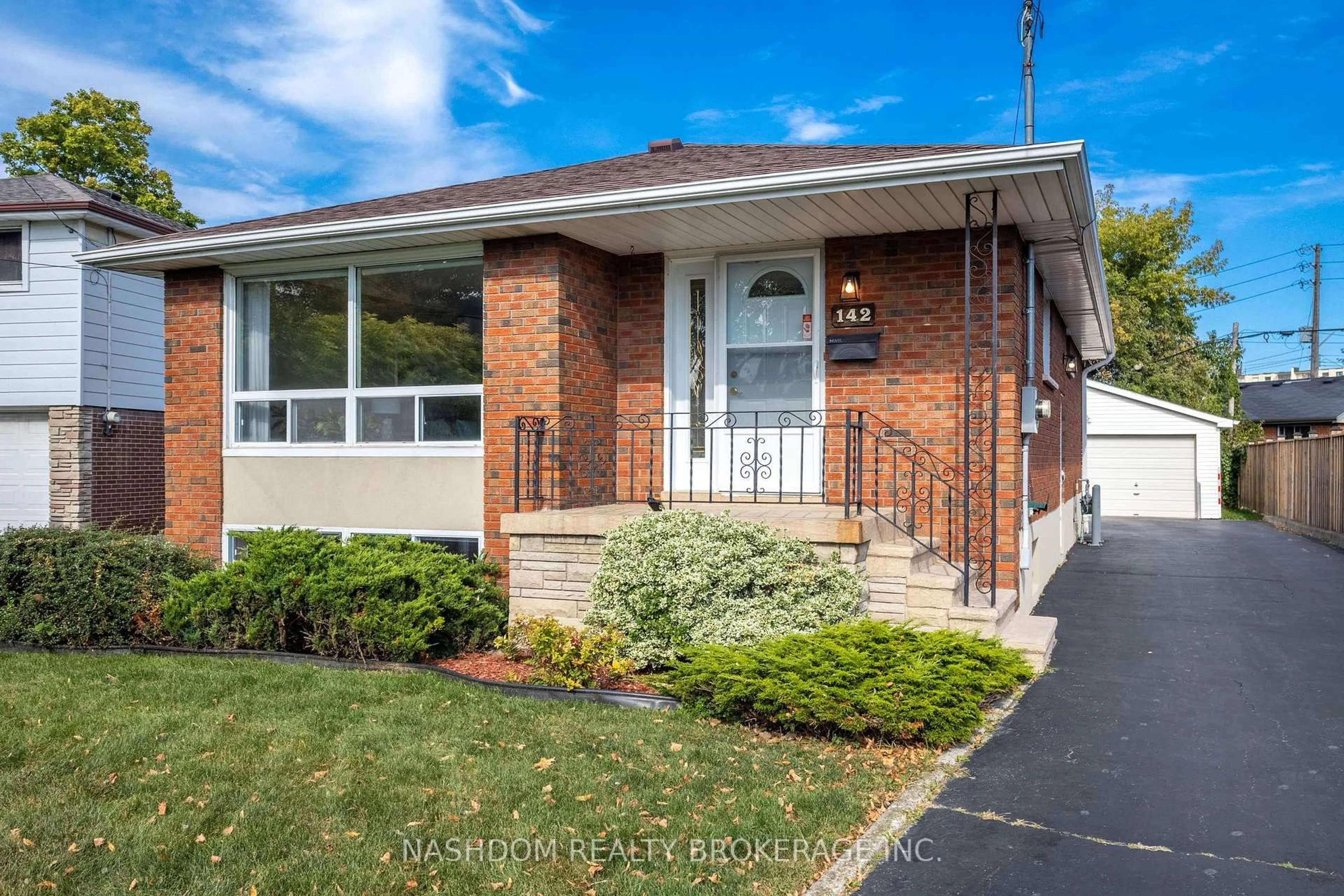 Home with brick exterior material, street for 142 Fernwood Cres, Hamilton Ontario L8T 3L4
