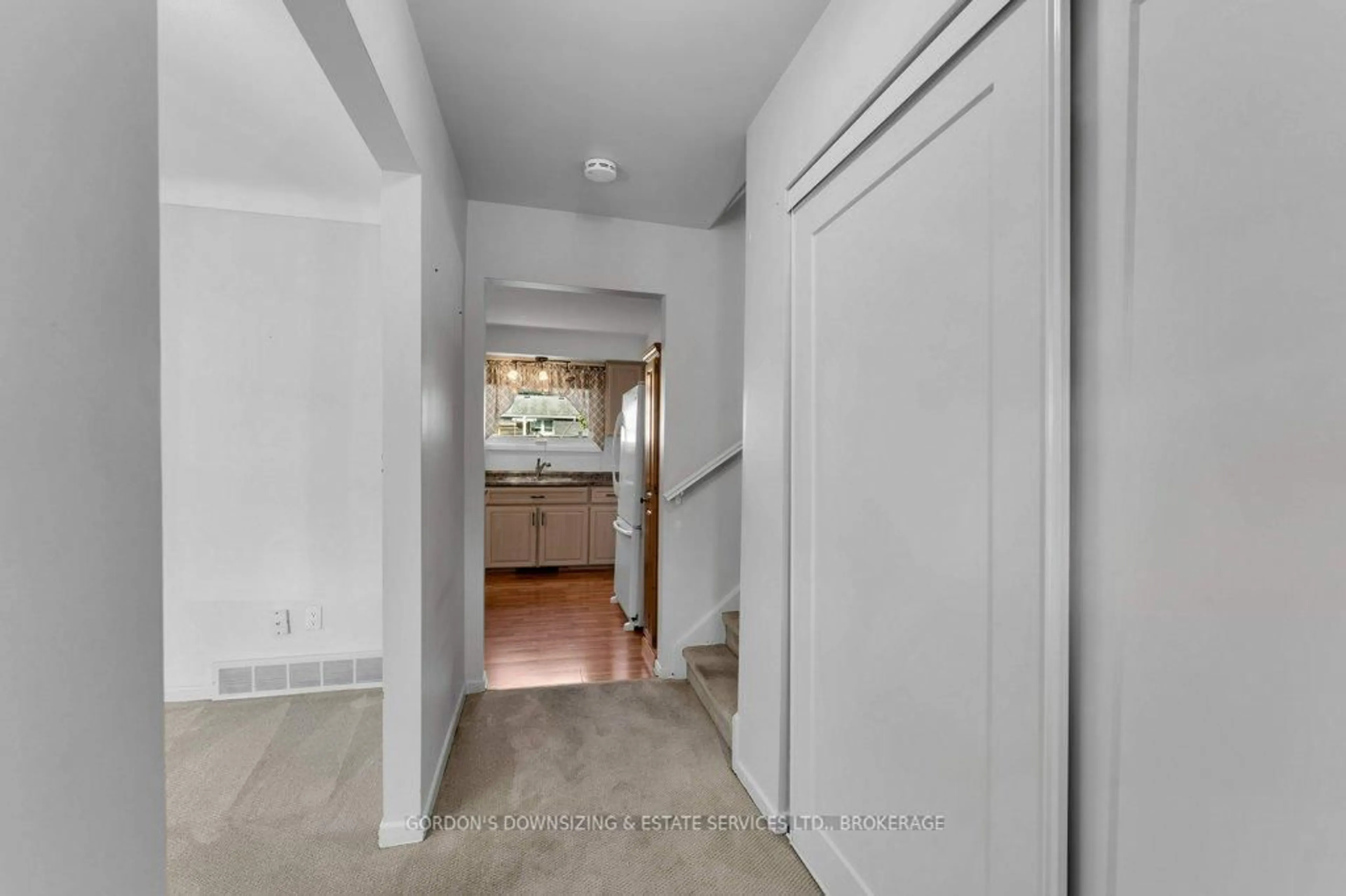 Indoor entryway for 869 Haverhill Dr, Kingston Ontario K7M 4V1