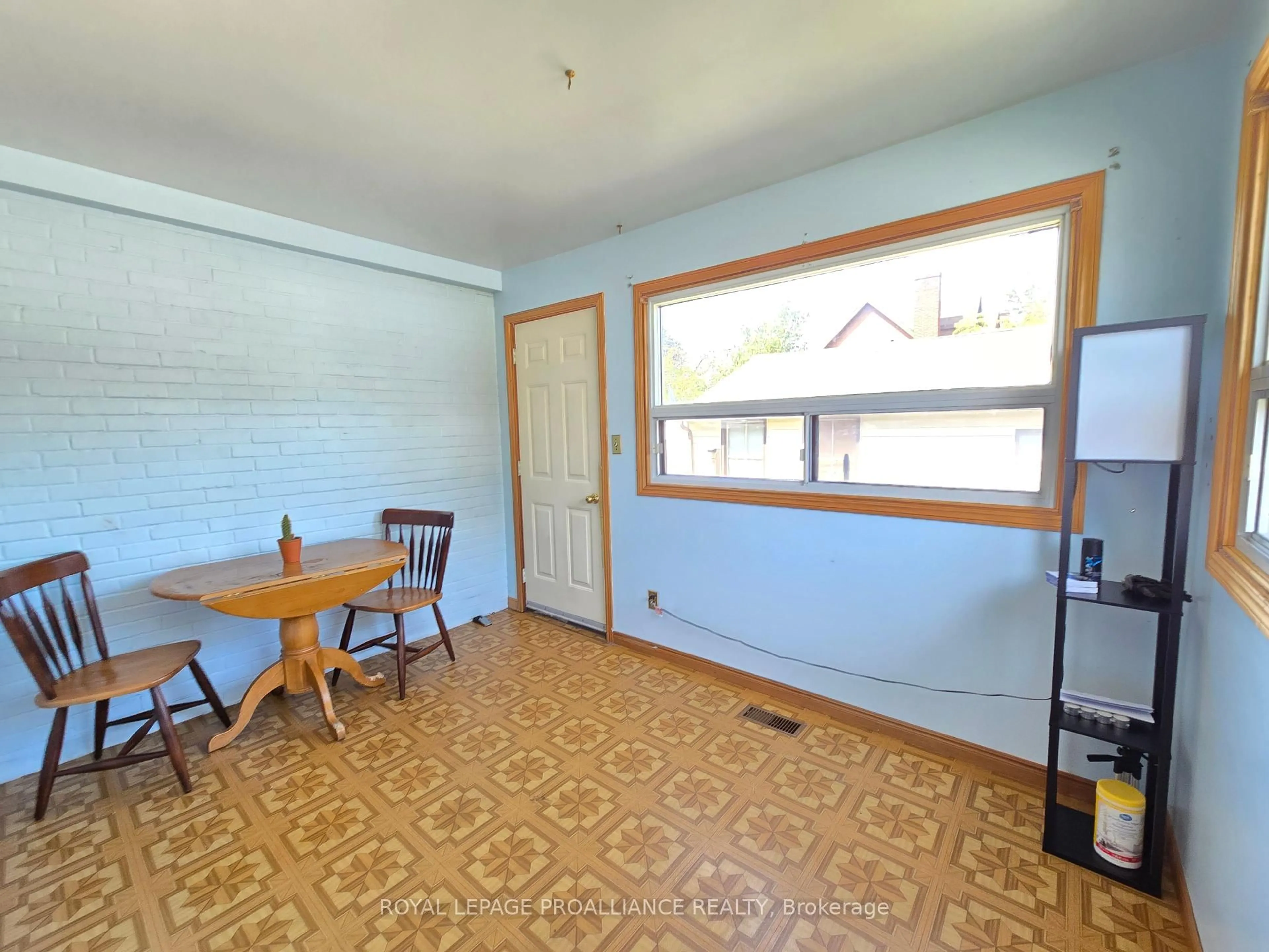 A pic of a room for 10 Wellington Cres, Belleville Ontario K8P 1E1