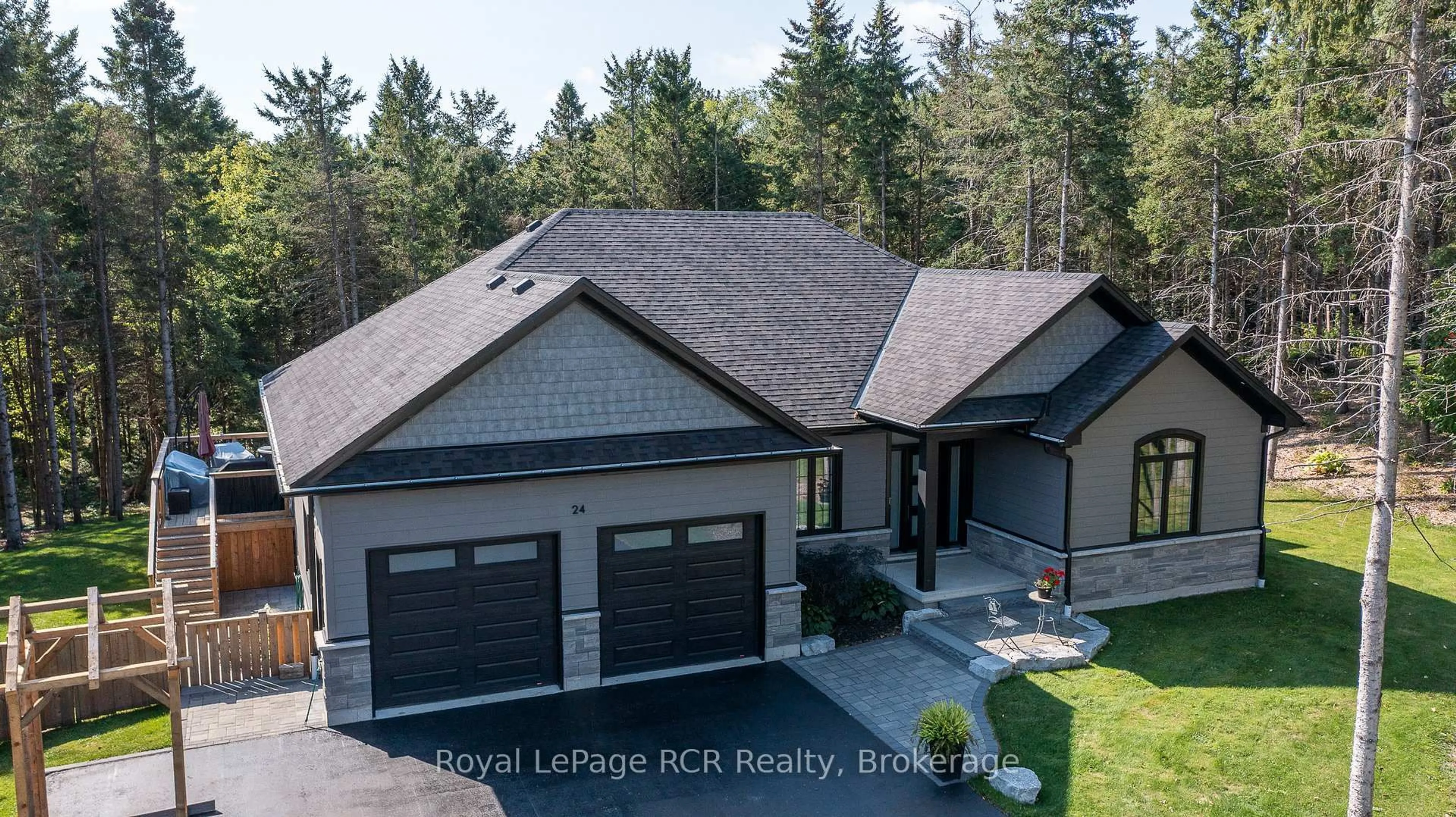 A pic from outside/outdoor area/front of a property/back of a property/a pic from drone, street for 24 Church St, Melancthon Ontario L9V 3G1