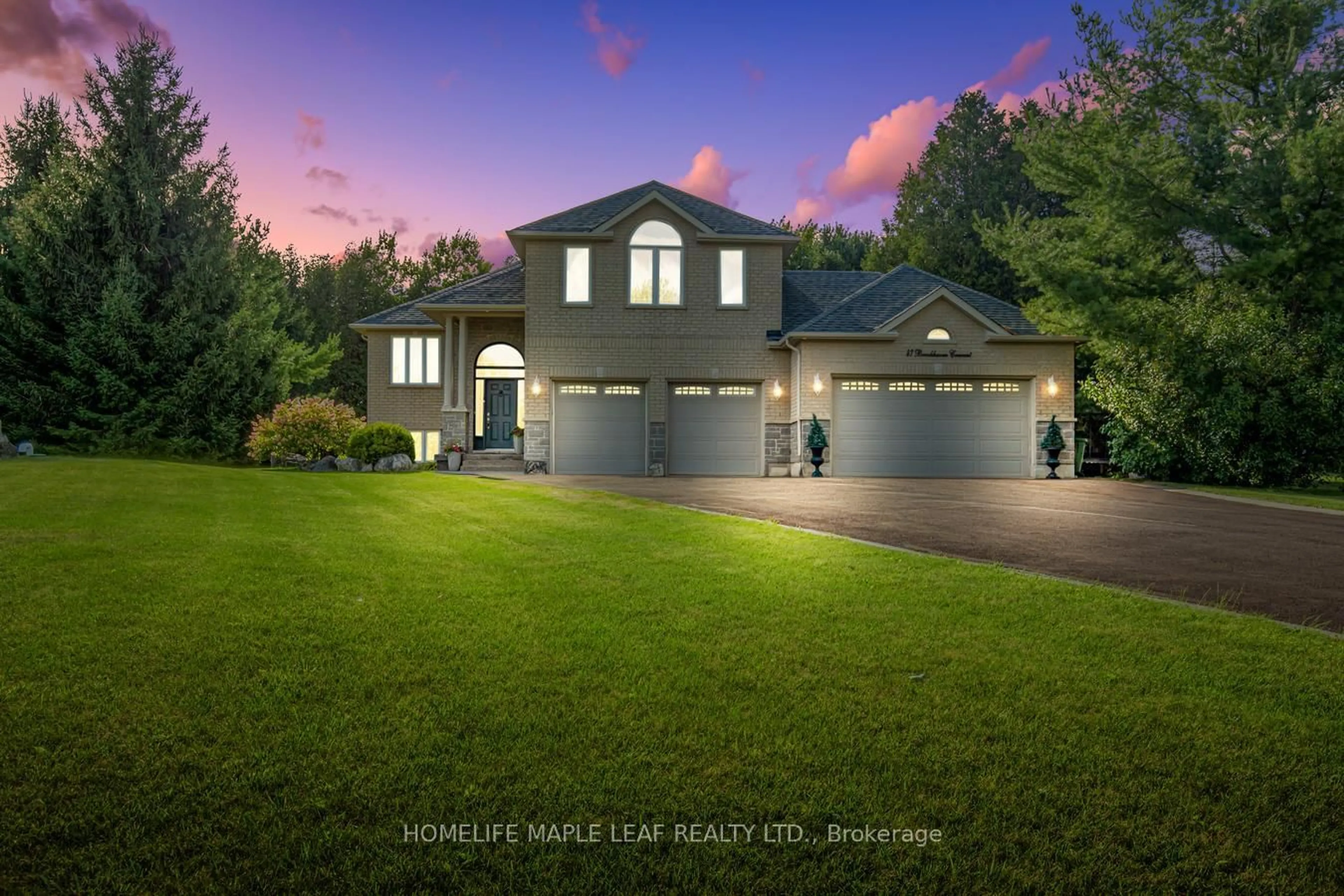 Home with vinyl exterior material, street for 47 Brookhaven Cres, East Garafraxa Ontario L9W 7M9