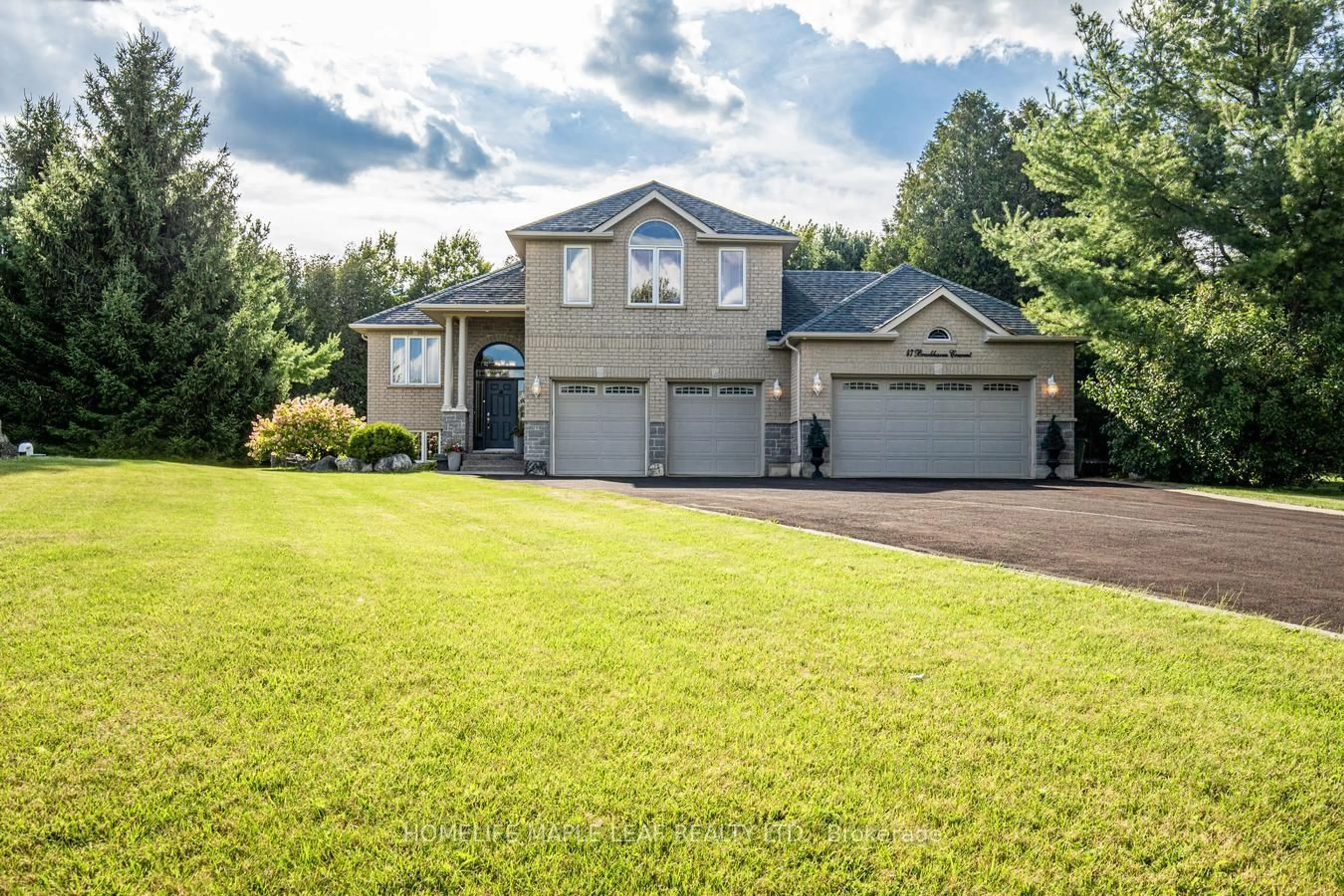 Home with vinyl exterior material, street for 47 Brookhaven Cres, East Garafraxa Ontario L9W 7M9