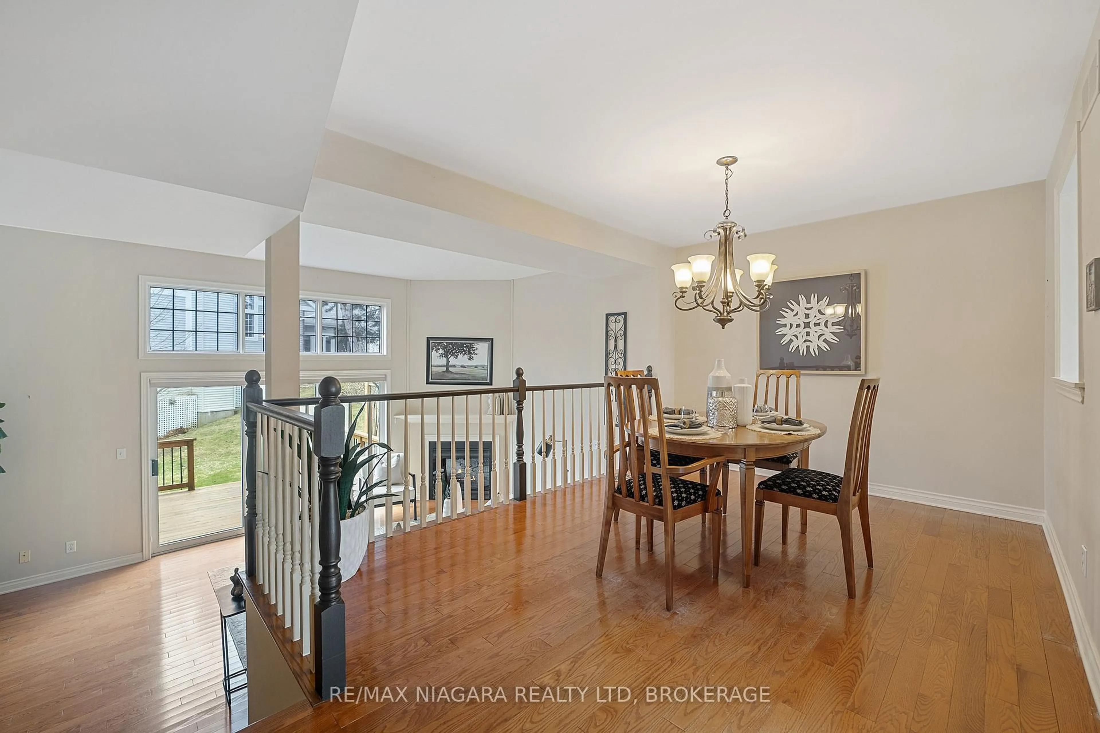 Dining room, ceramic/tile floor for 15 LAKESIDE Dr #41, St. Catharines Ontario L2M 1P3