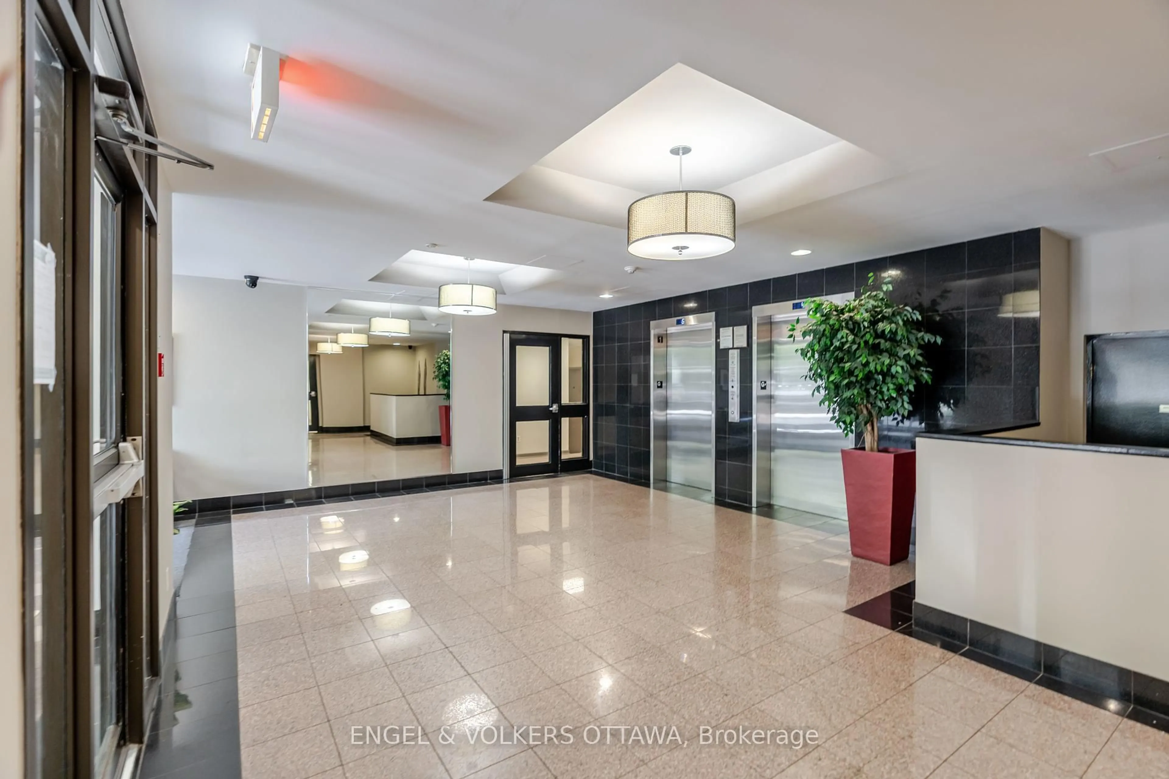 Lobby for 110 Forward Ave #401, Ottawa Ontario K1Y 4S9