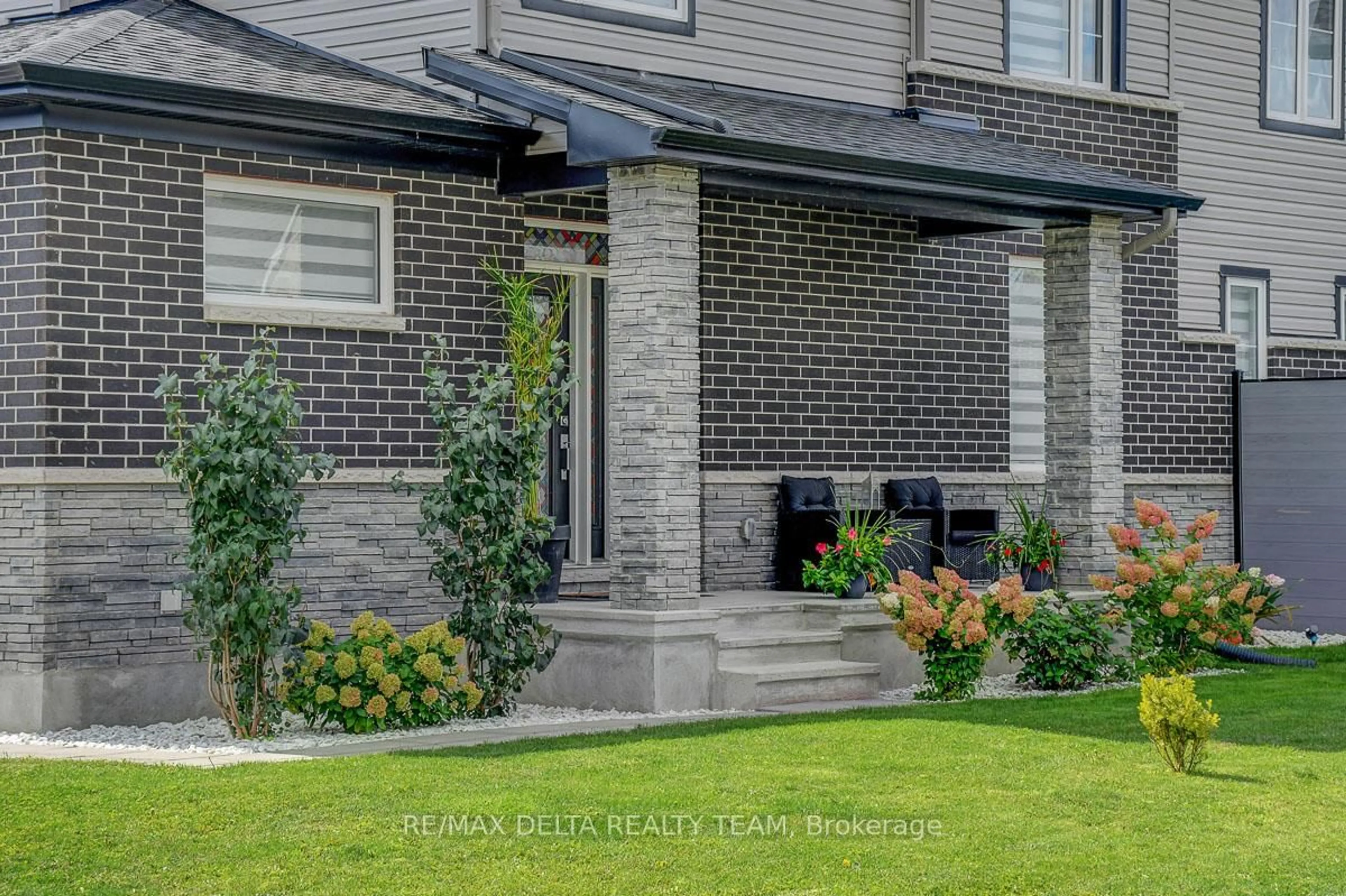 Home with brick exterior material, street for 1013 Jubilation Crt, Ottawa Ontario K4A 5K4