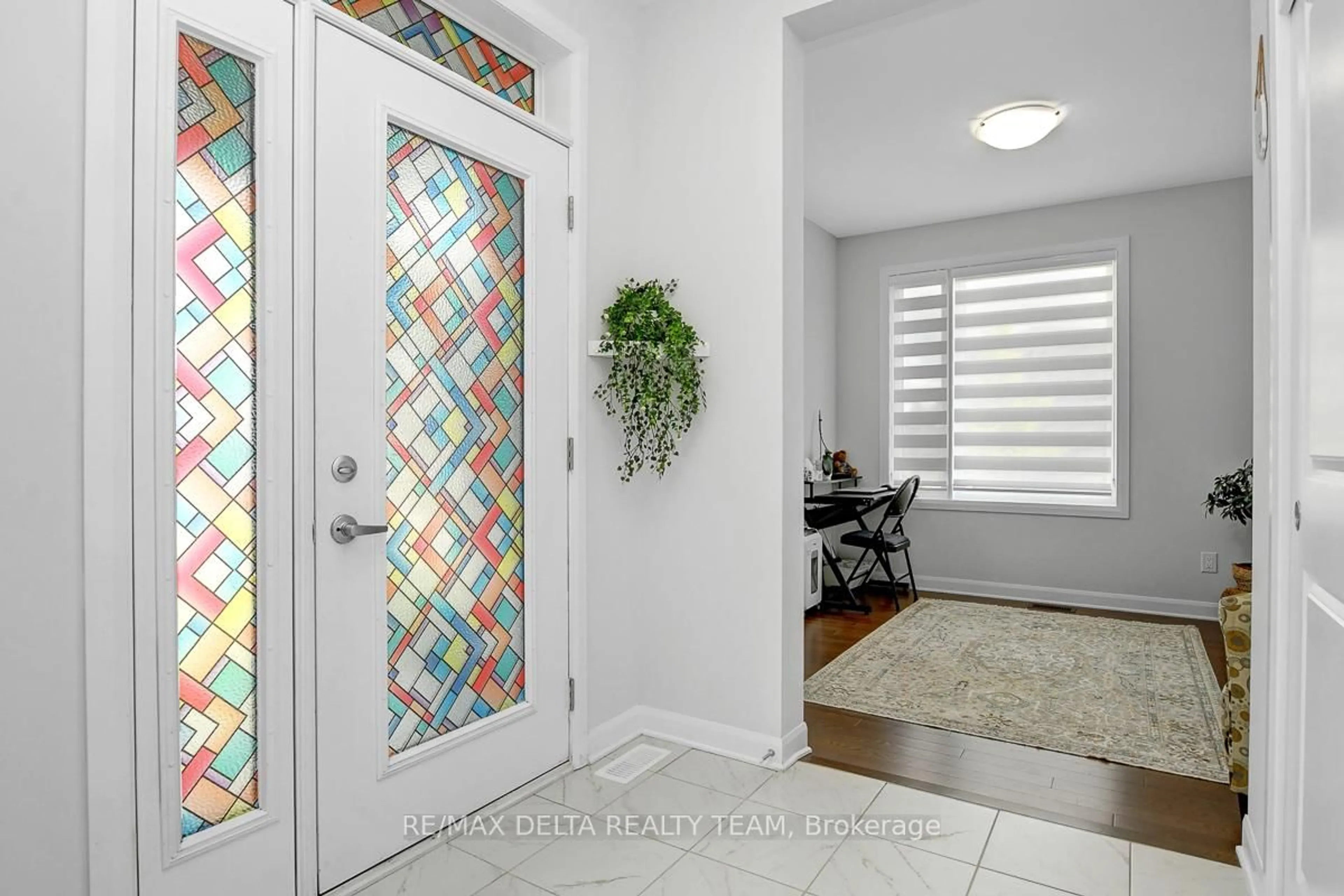 Indoor entryway for 1013 Jubilation Crt, Ottawa Ontario K4A 5K4
