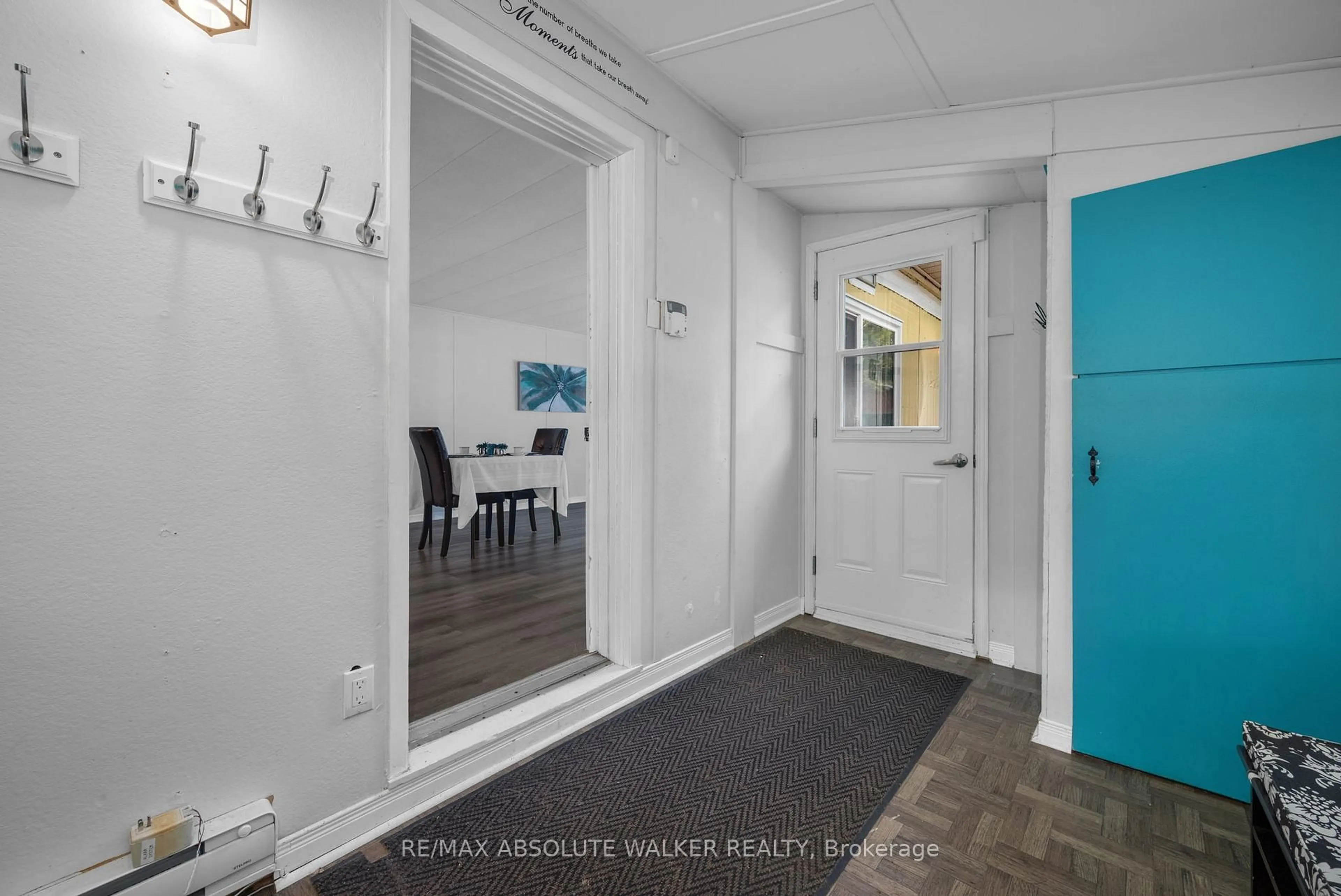 Indoor entryway for 427-8250 County Road 17 Rd, Clarence-Rockland Ontario K4K 1K7