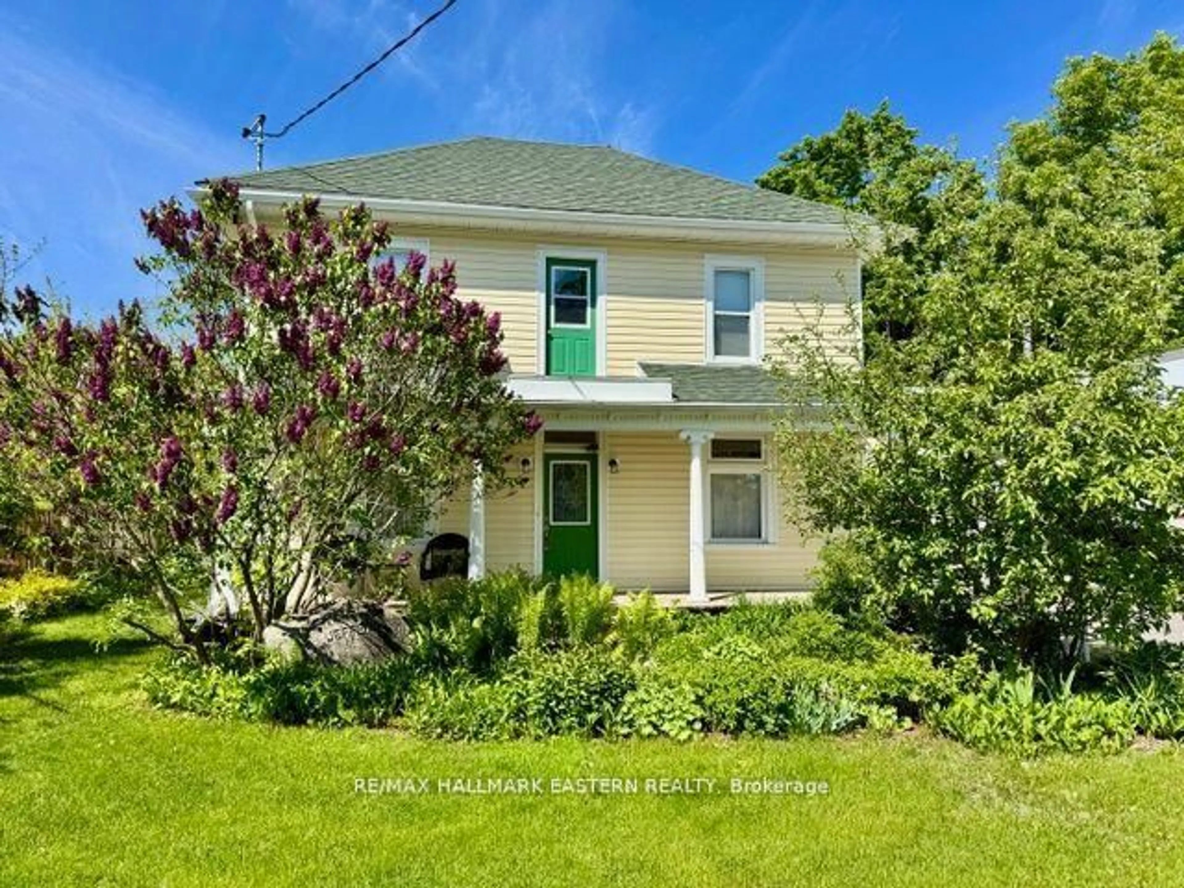 A pic from outside/outdoor area/front of a property/back of a property/a pic from drone, street for 2464 Queen Mary St, Cavan Monaghan Ontario L0A 1C0