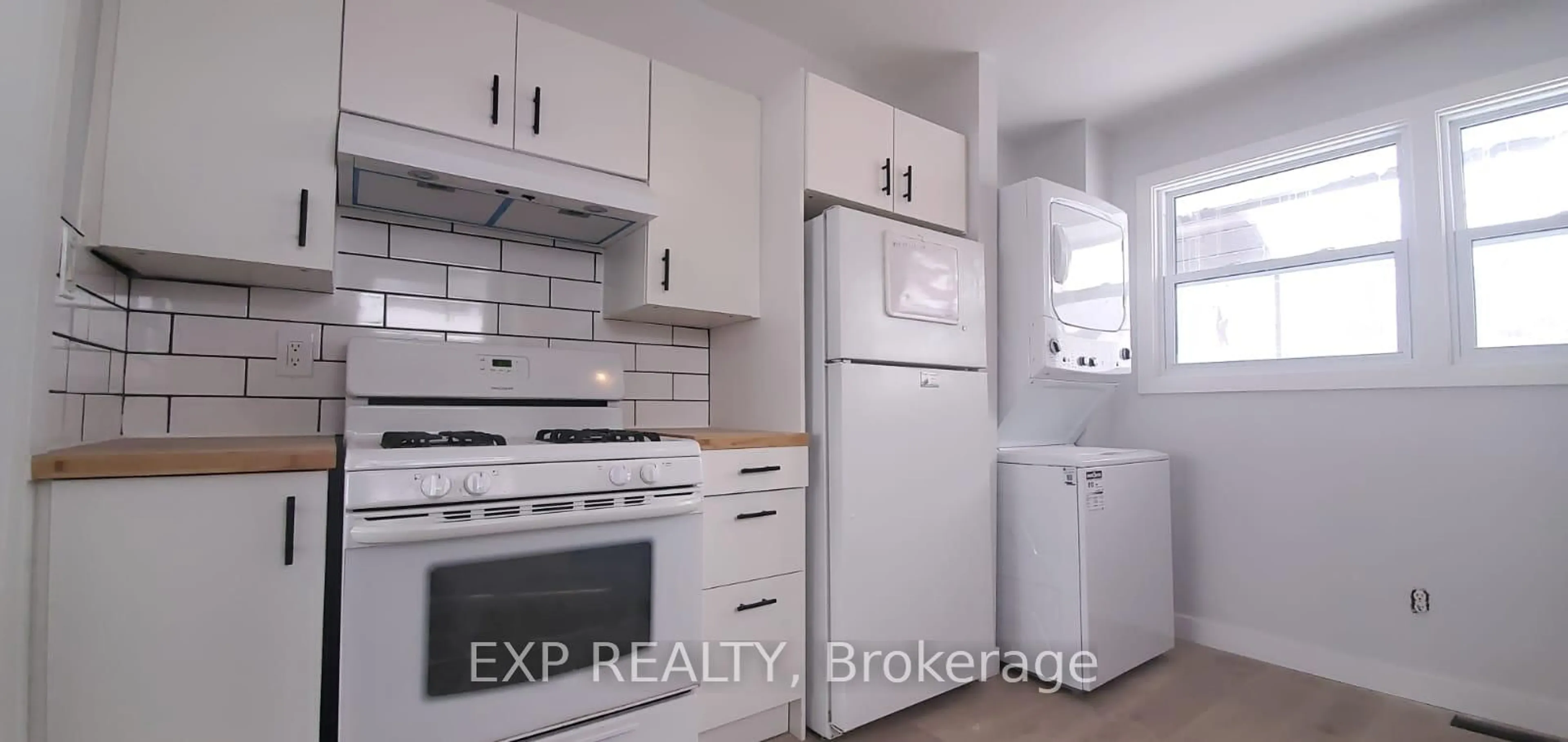 Standard kitchen, ceramic/tile floor for 167 Stanley St, Belleville Ontario K8N 3Z9